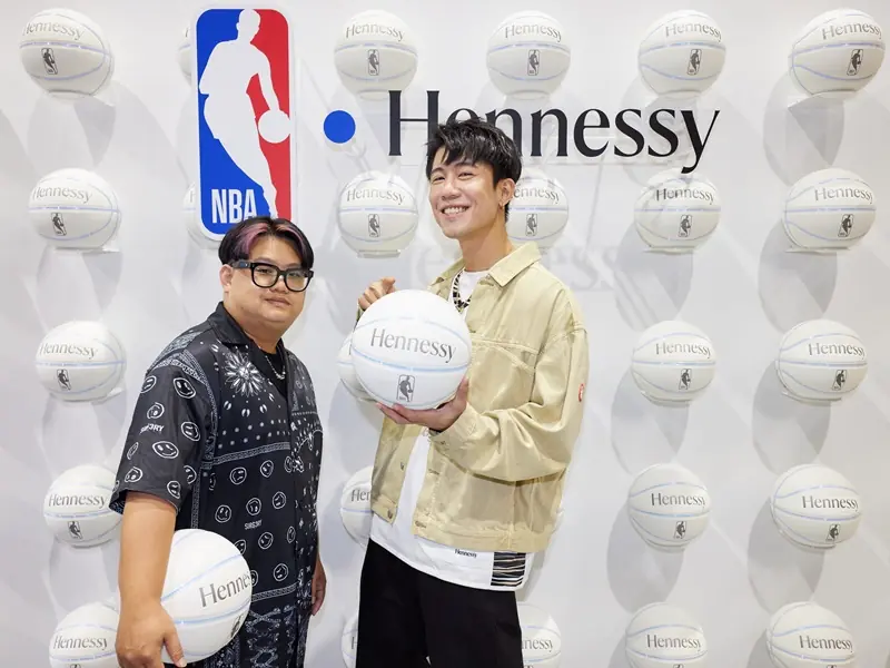 NBA日本賽直擊！Stephen Curry、八村壘尬人氣！場邊喝軒尼詩看球賽太享受啦～