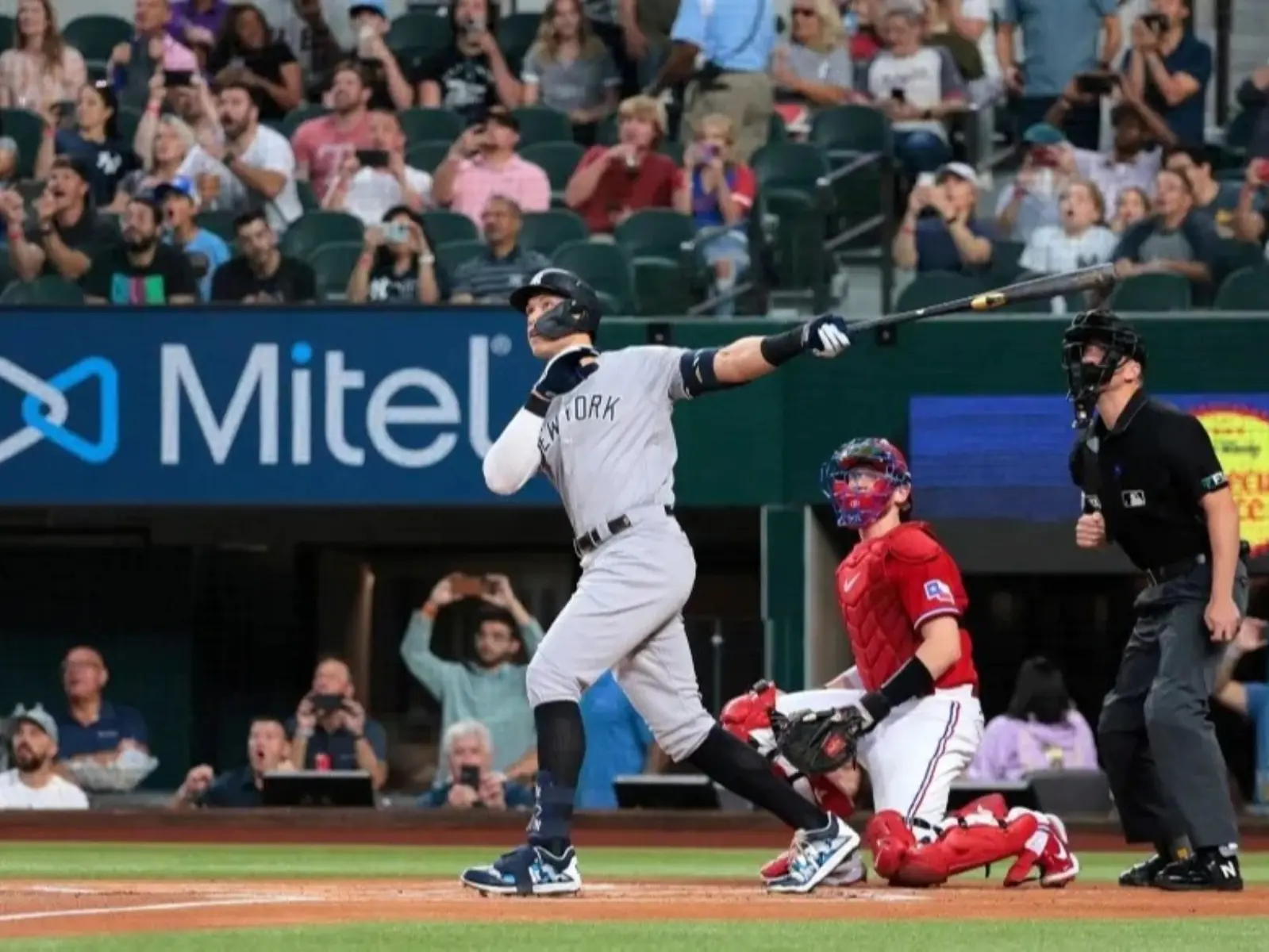 MLB／「法官」Aaron Judge 第 62 支全壘打紀錄球被幸運球迷撿走，拍賣金額竟可高達好幾千萬！