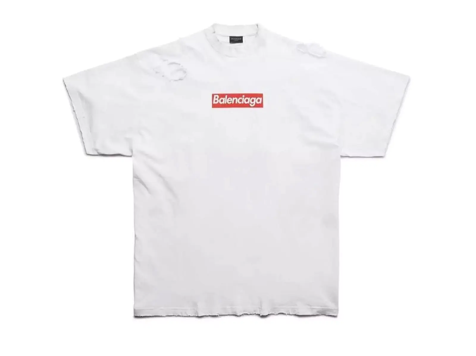 BALENCIAGA 推出 Box Logo 短 Tee，背後大面積破壞設計超吸睛！