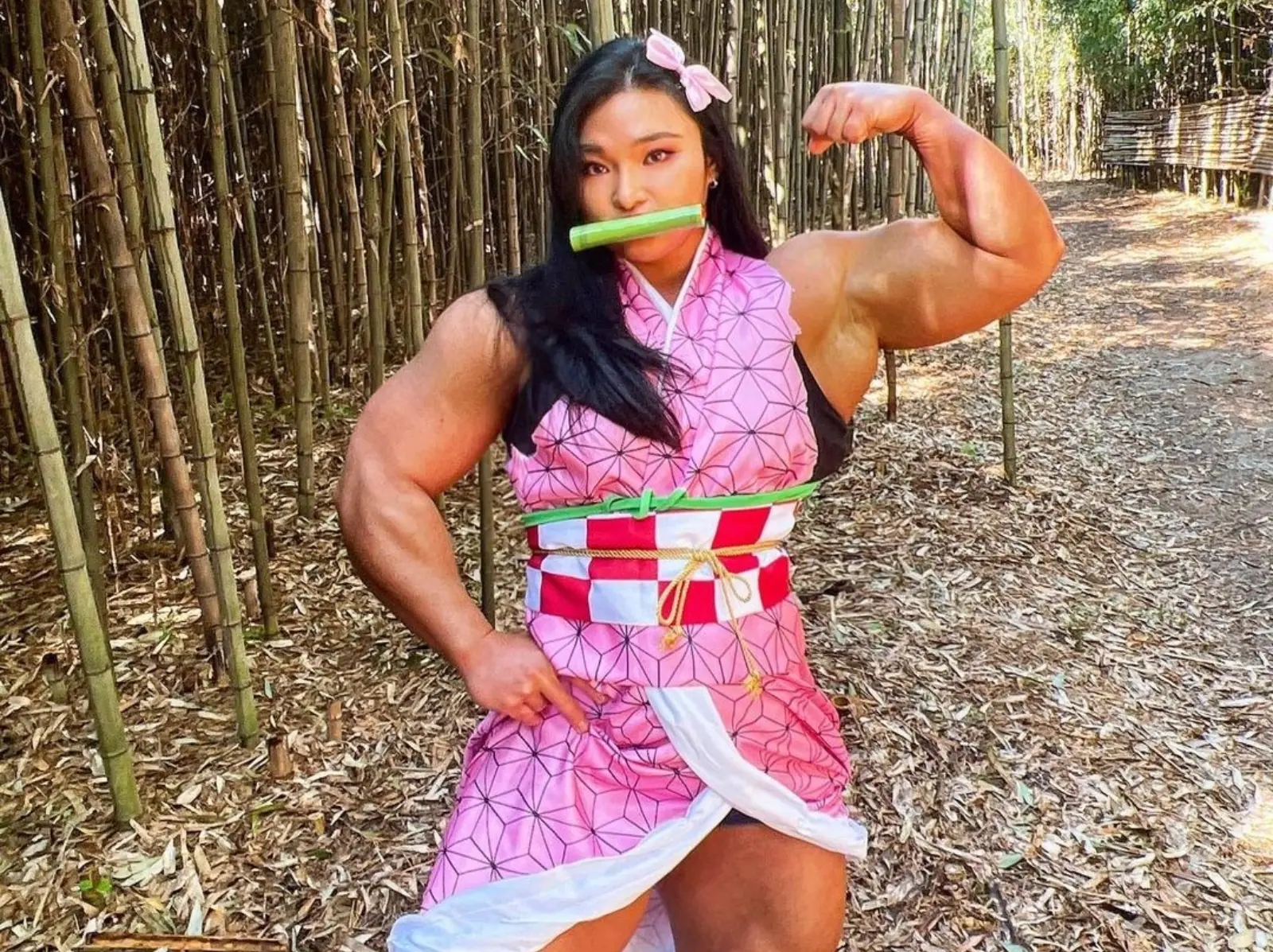 南韓健美女網紅姜恩熙 Cosplay《鬼滅之刃》禰豆子，超兇猛肌肉連鬼王都會怕！
