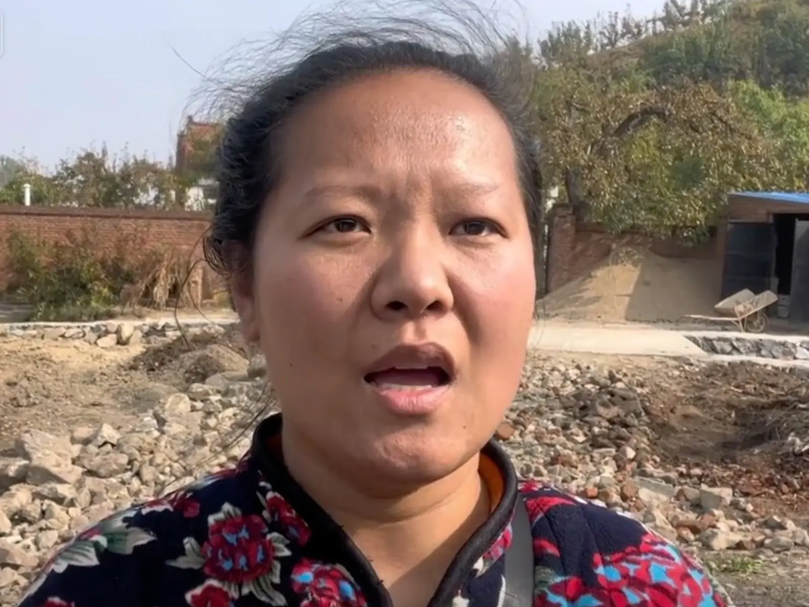 大嘻哈時代遺珠！？農村大媽「唱英文饒舌」抖音爆紅，網讚：中國第一女 Rapper！