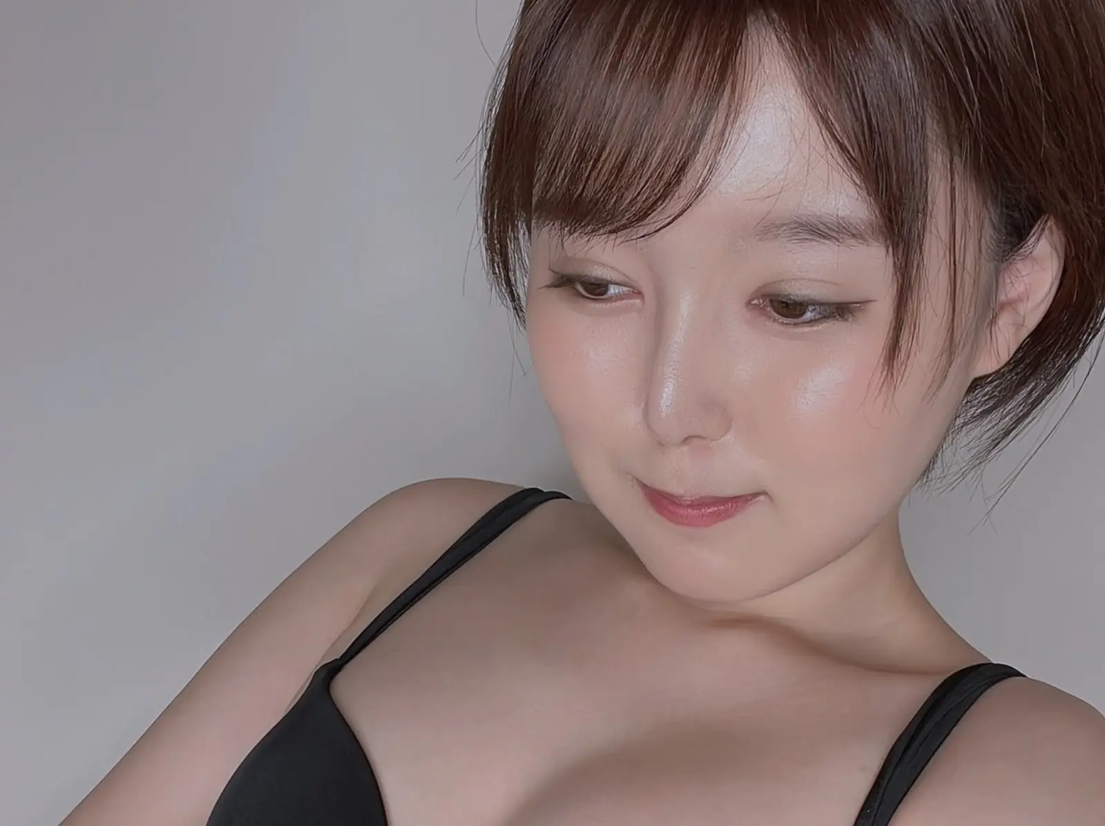 日本 AV 女優古賀裕子自曝曾花 564 萬整形，就為了想成為片酬最高的單體女優！