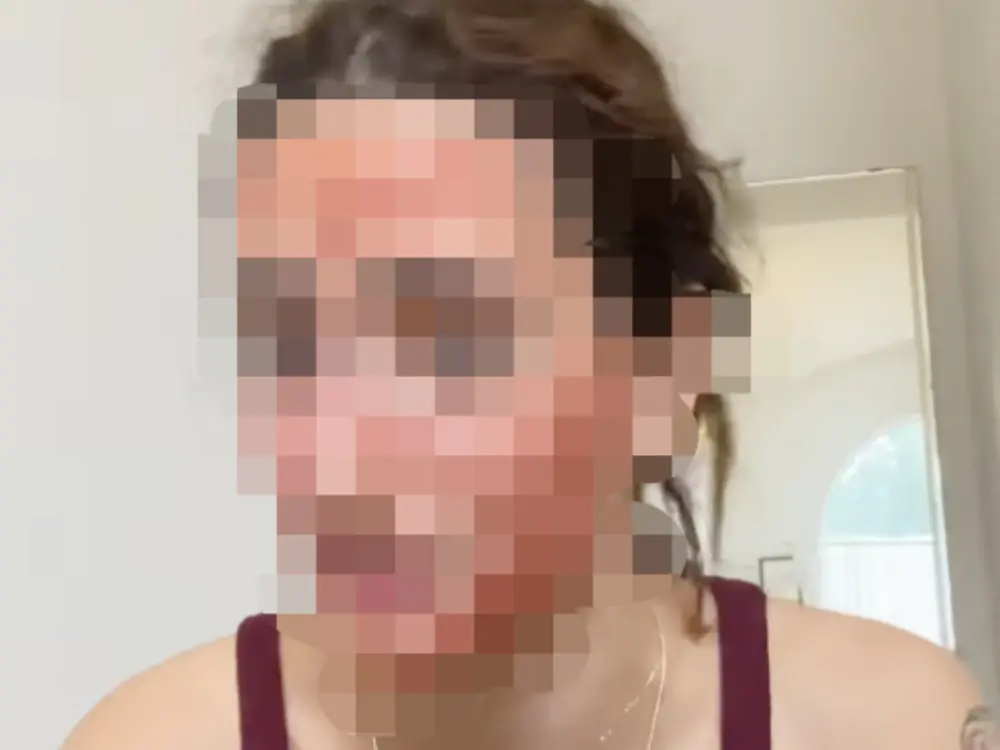 經血當面膜？加拿大 YouTuber 實測「經血面膜」嚇爛網友，美白效果還好棒棒？！