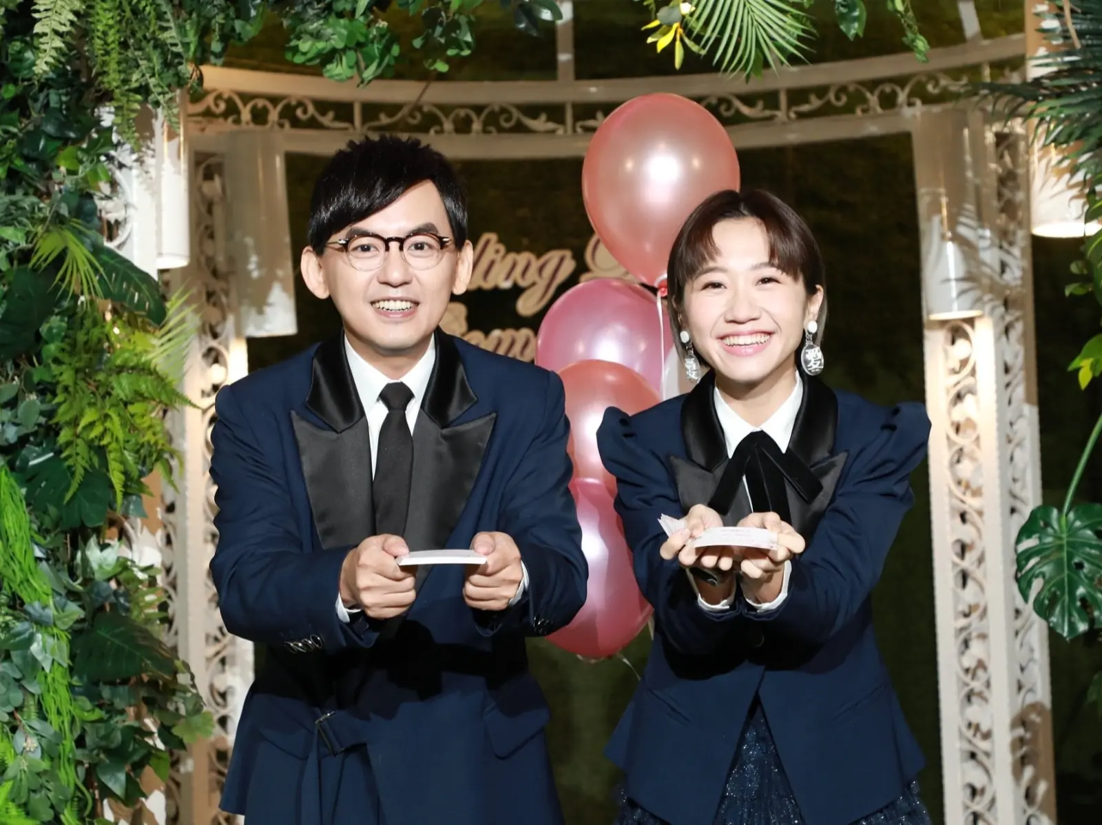金鐘57／黃子佼、Lulu 以《婚禮歌手》奪下金鐘 57「綜藝節目主持人獎」，真沒想放過前任小 S！