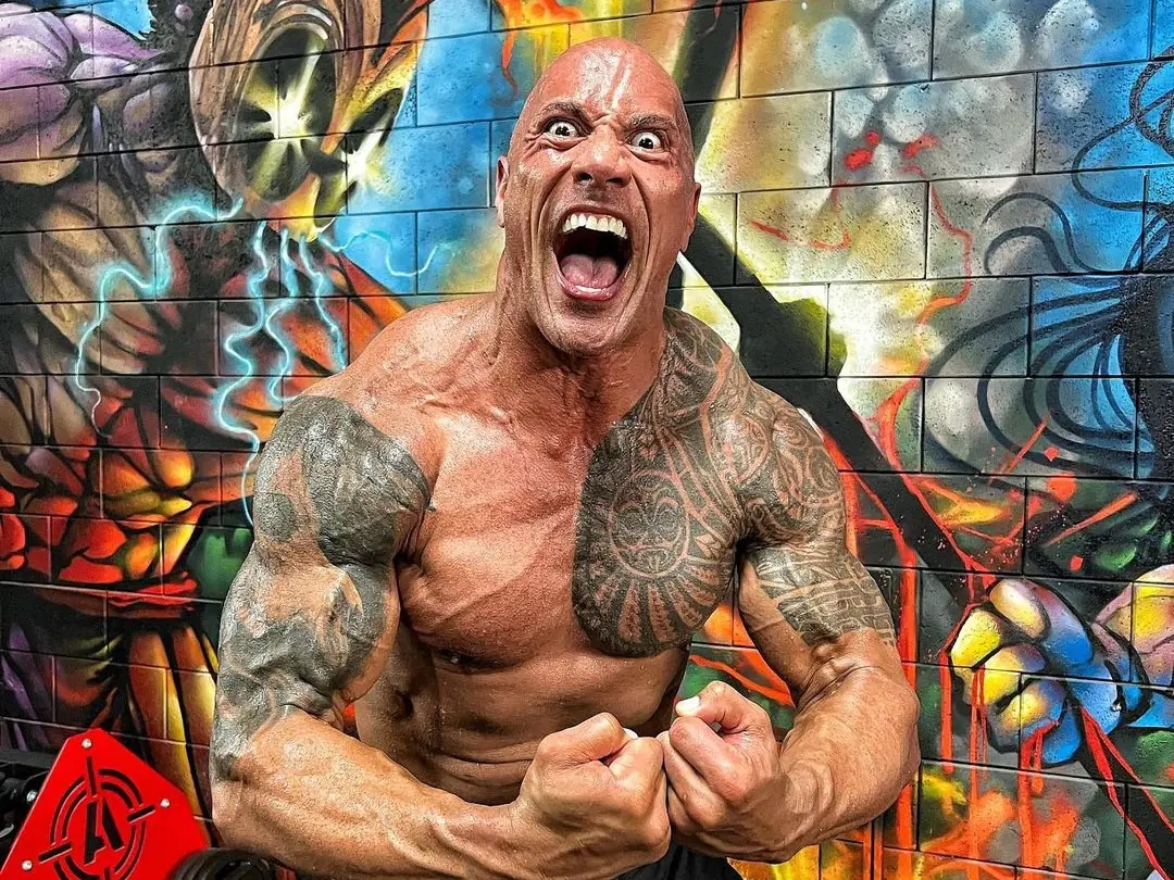 《黑亞當》巨石強森 The Rock「私密刺青」大解析，這一處竟要耗費 60 小時才完工！