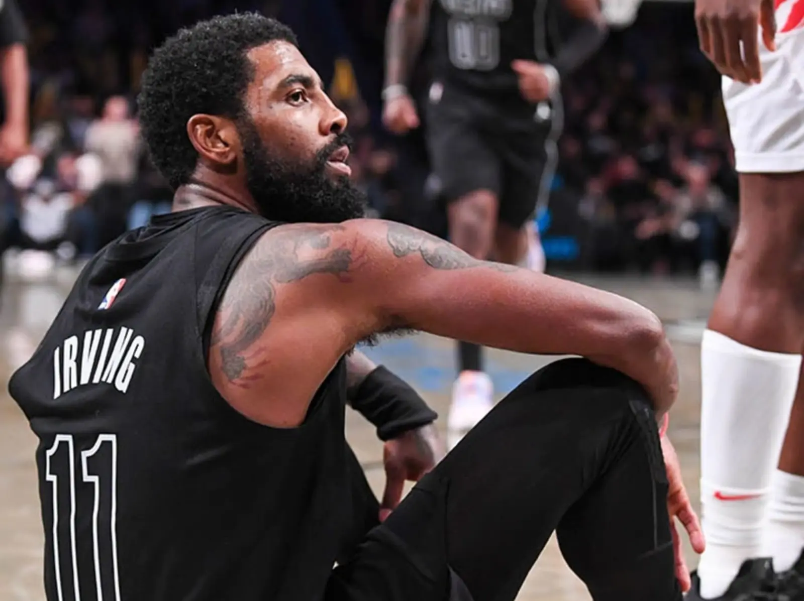 NBA／Kyrie Irving 公開支持「反猶太主義」惹議，籃網老闆蔡崇信大力譴責！