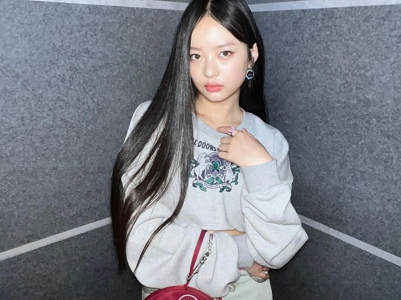 NewJeans「Hanni」5 件事：BTS 師妹、K-Pop 史上第二越籍成員、小時候就是高鼻厚唇美女！
