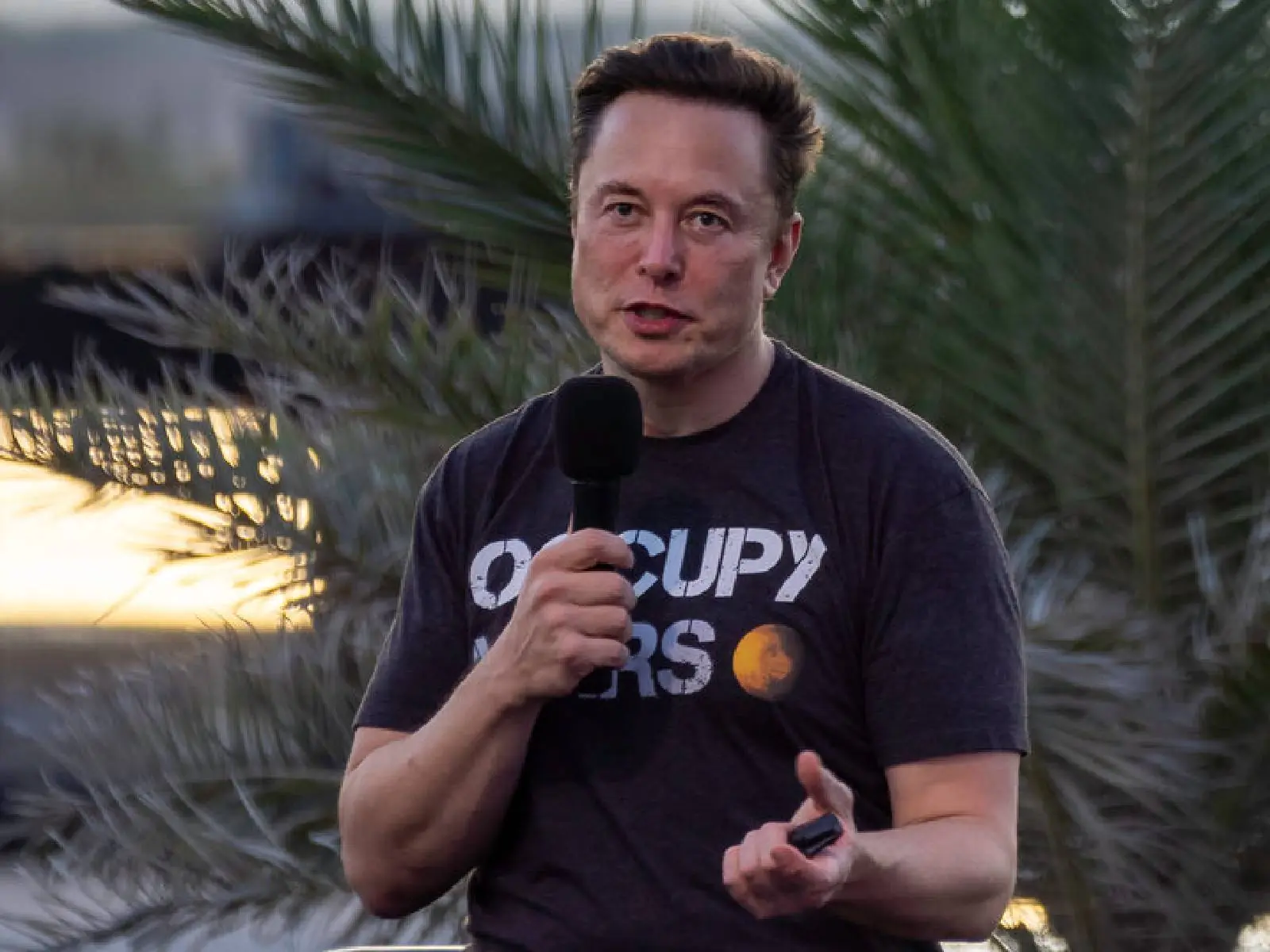 馬斯克 Elon Musk 被懷疑恢復「肯爺 Twitter 帳號」，本人回應與自己無關 ！