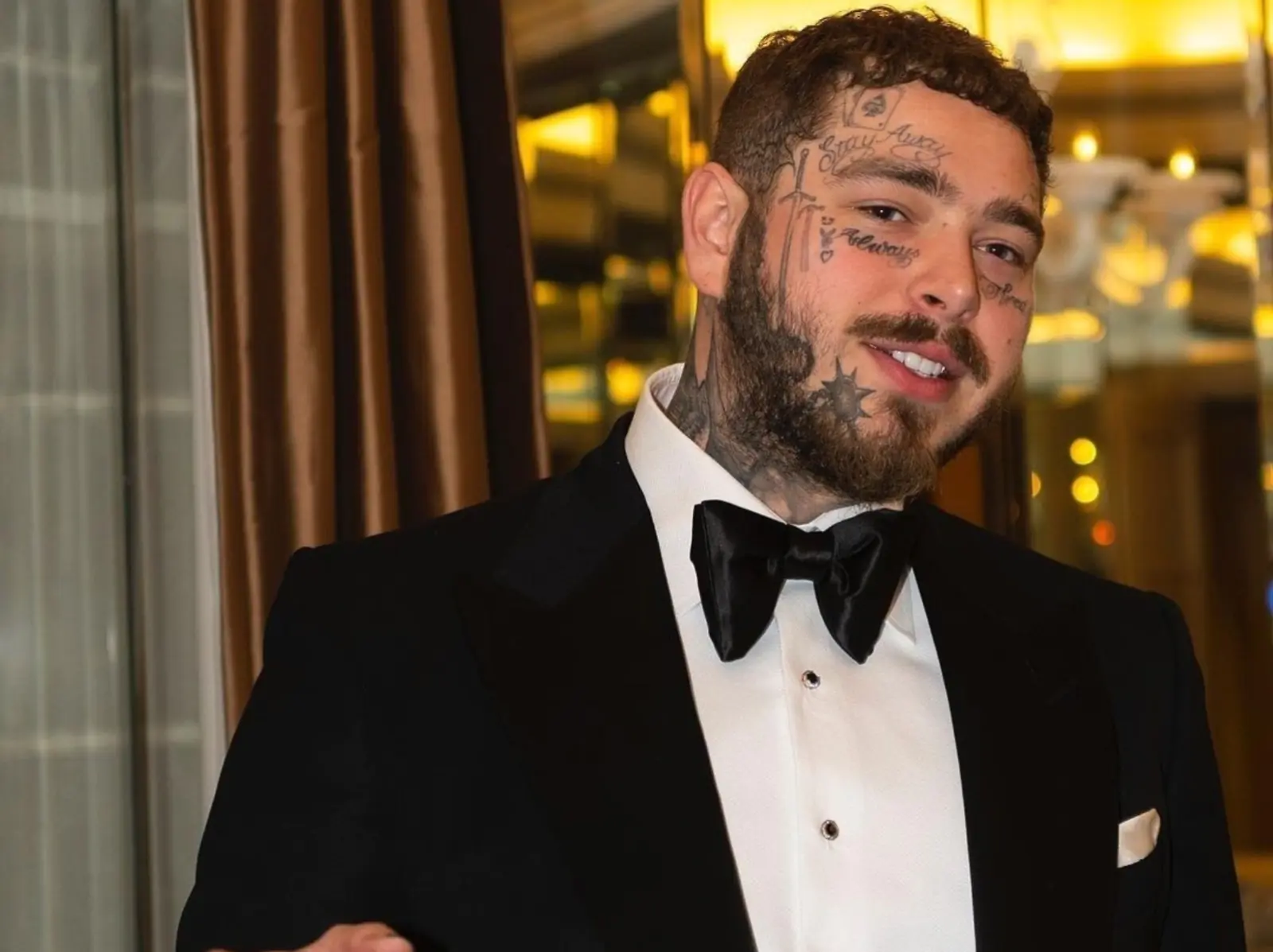 Post Malone 遭粉絲罵辱影片瘋傳！露委屈巴巴神情，激起網友保護：「不可以侮辱可愛的 Posty！」