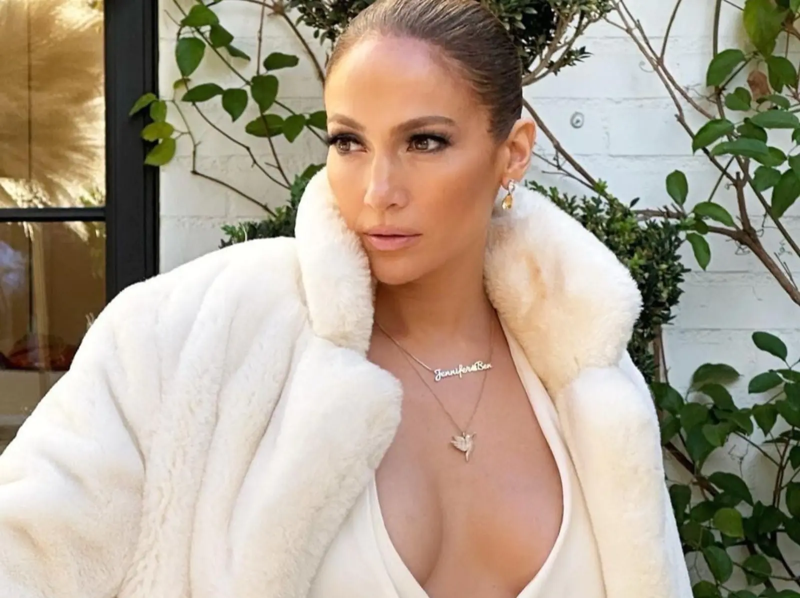 珍妮佛羅培茲 Jennifer Lopez 搶救婚姻小心機！戴「定情項鍊」意圖挽回班艾佛列克 Ben Affleck 的心？