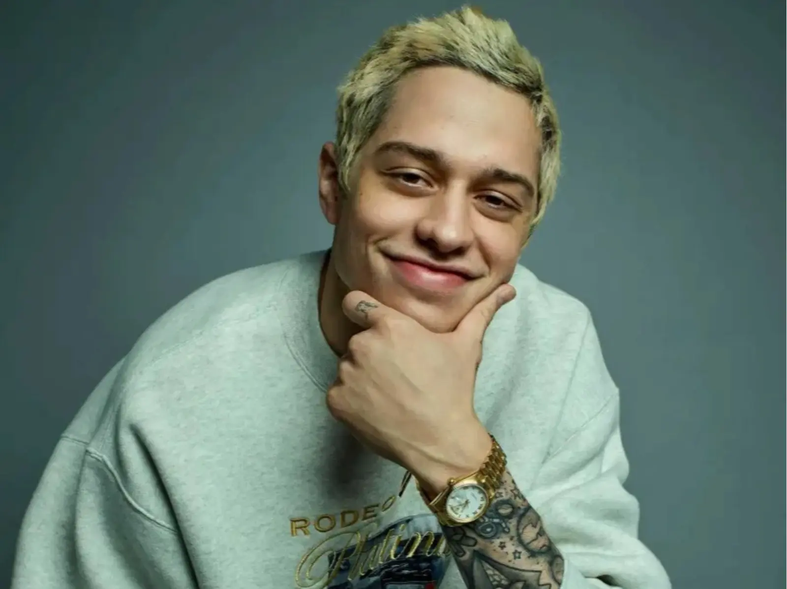 皮特戴維森 Pete Davidson 傳出和《控制》Emily Ratajkowski 約會中：「手已經搭她身上了！」