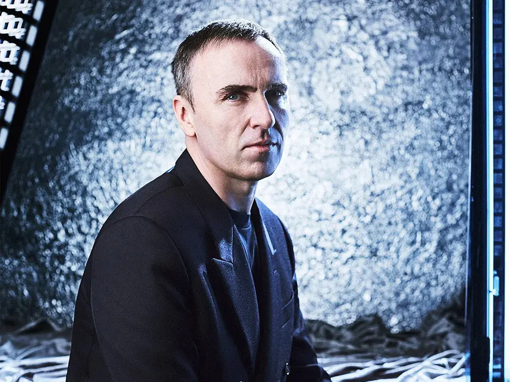 Raf Simons 宣布同名品牌劃下句點，一覽設計師 5 大金句：「我想確保人們是真的愛上這些衣服！」