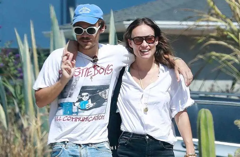 Harry Styles 和大 10 歲導演女友 Olivia Wilde 分手？朋友爆料「女方無法接受 2 年情斷！」