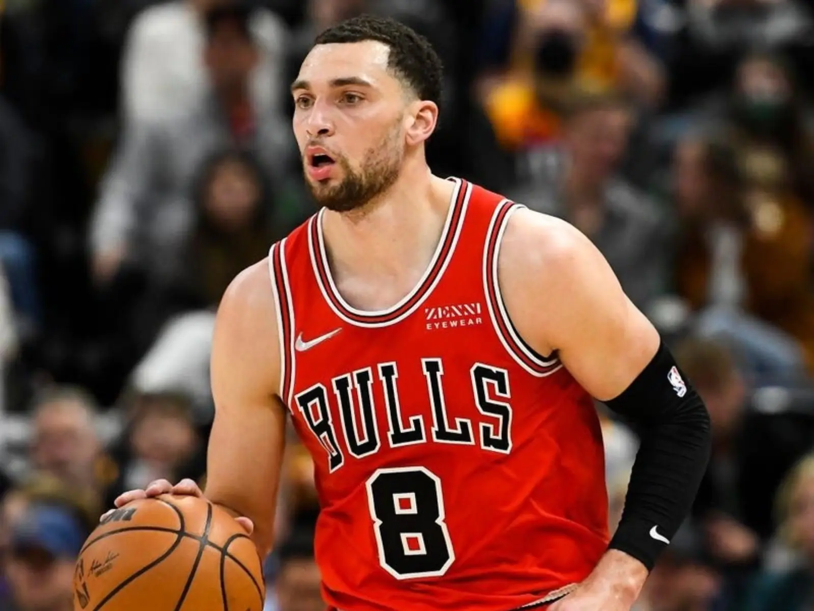 NBA／Zach LaVine 後仰跳投不慎「踢蛋蛋」遭判一級惡意犯規，引發球迷爭議！