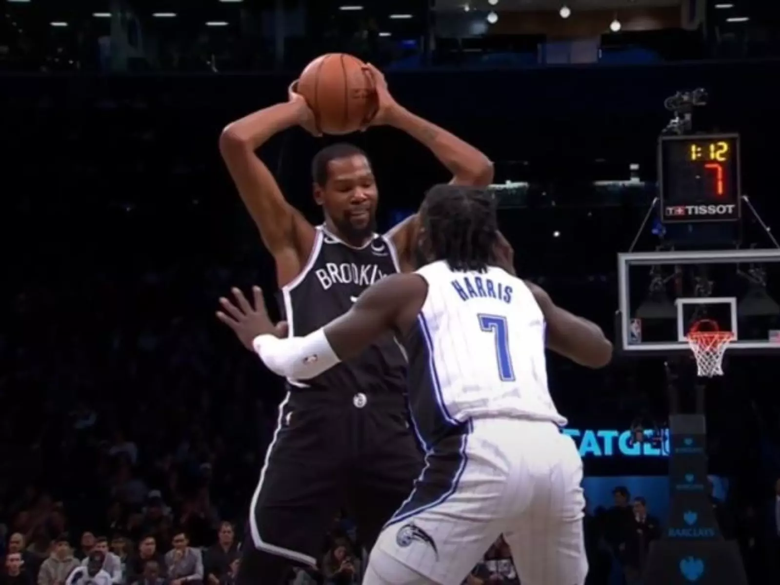 NBA／籃網球星 KD 面對嚴防「露出不屑微笑」輕鬆兩分進帳，全場近 8 成命中率狂炸 45 分！