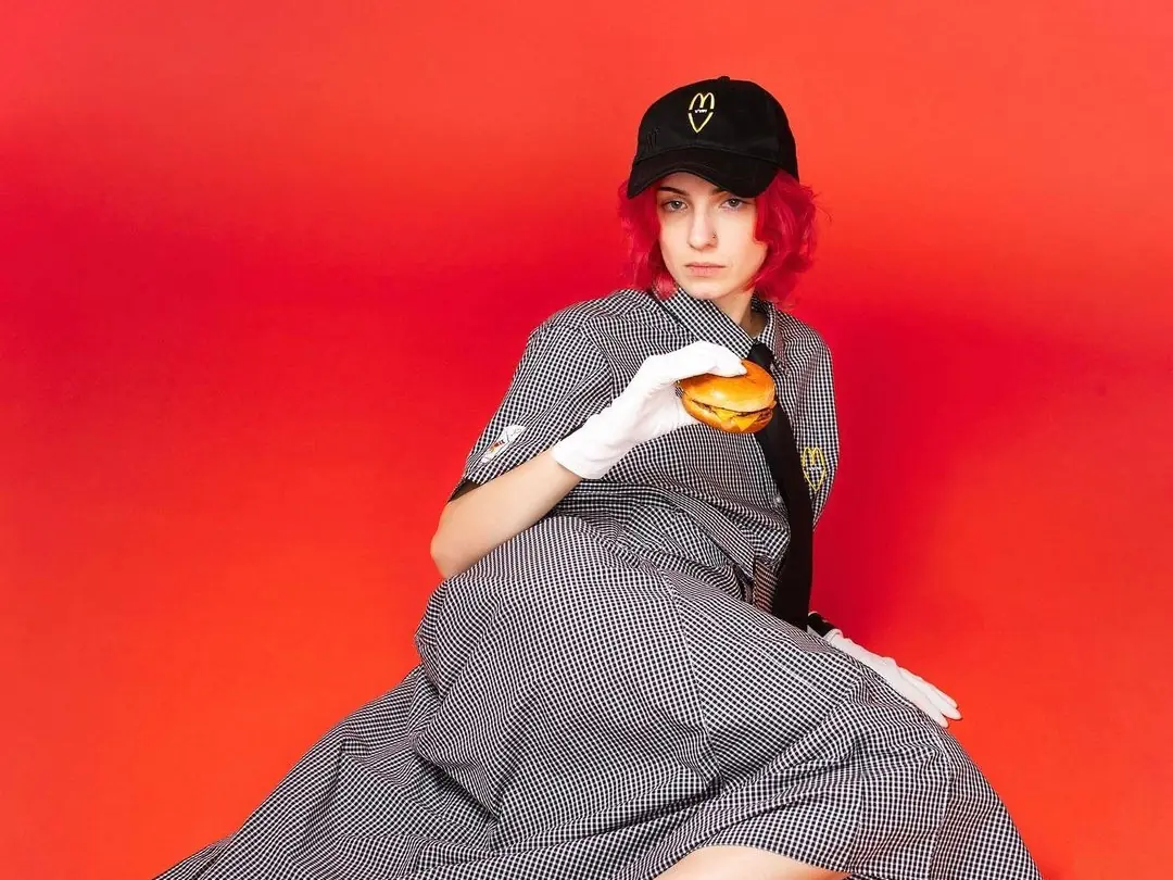 VAIN x McDonald's 聯名服飾系列釋出，最時尚麥當勞制服你看過嗎？