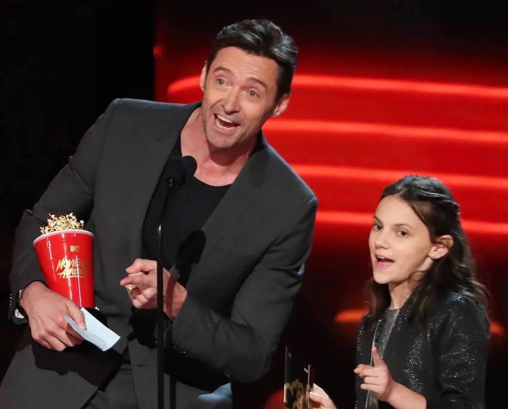 「狼叔」休傑克曼對待幕後劇組的暖心舉動再被認證！「X-23」Dafne Keen 曝他每週都送彩券給大家！