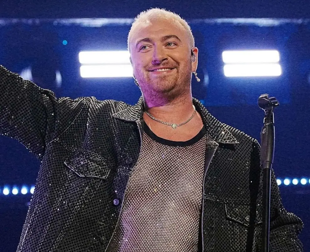 英國空靈歌手 Sam Smith 大曬半裸露肚照！放飛自我、決定不再節食減肥！