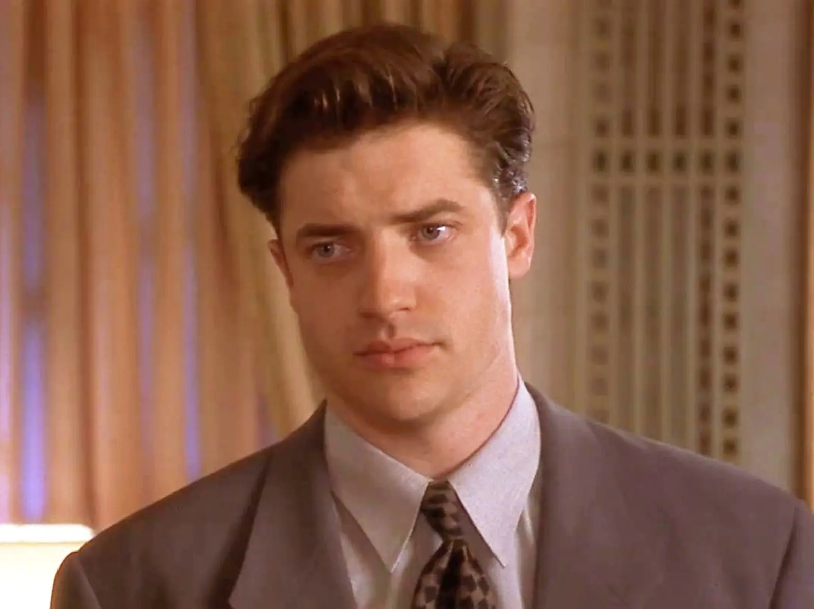 布萊登費雪 Brendan Fraser 透露過去性騷擾事件，曾想退出演藝圈：「手指侵犯我的隱晦之處！」