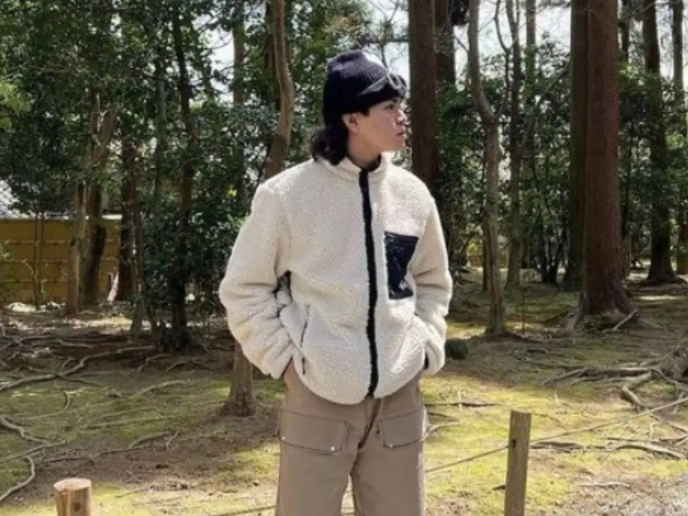 露營都亂穿難怪聖誕、跨年沒局，這 8 套「男生露營穿搭」真的帥，桃花滿開到你來不及採收