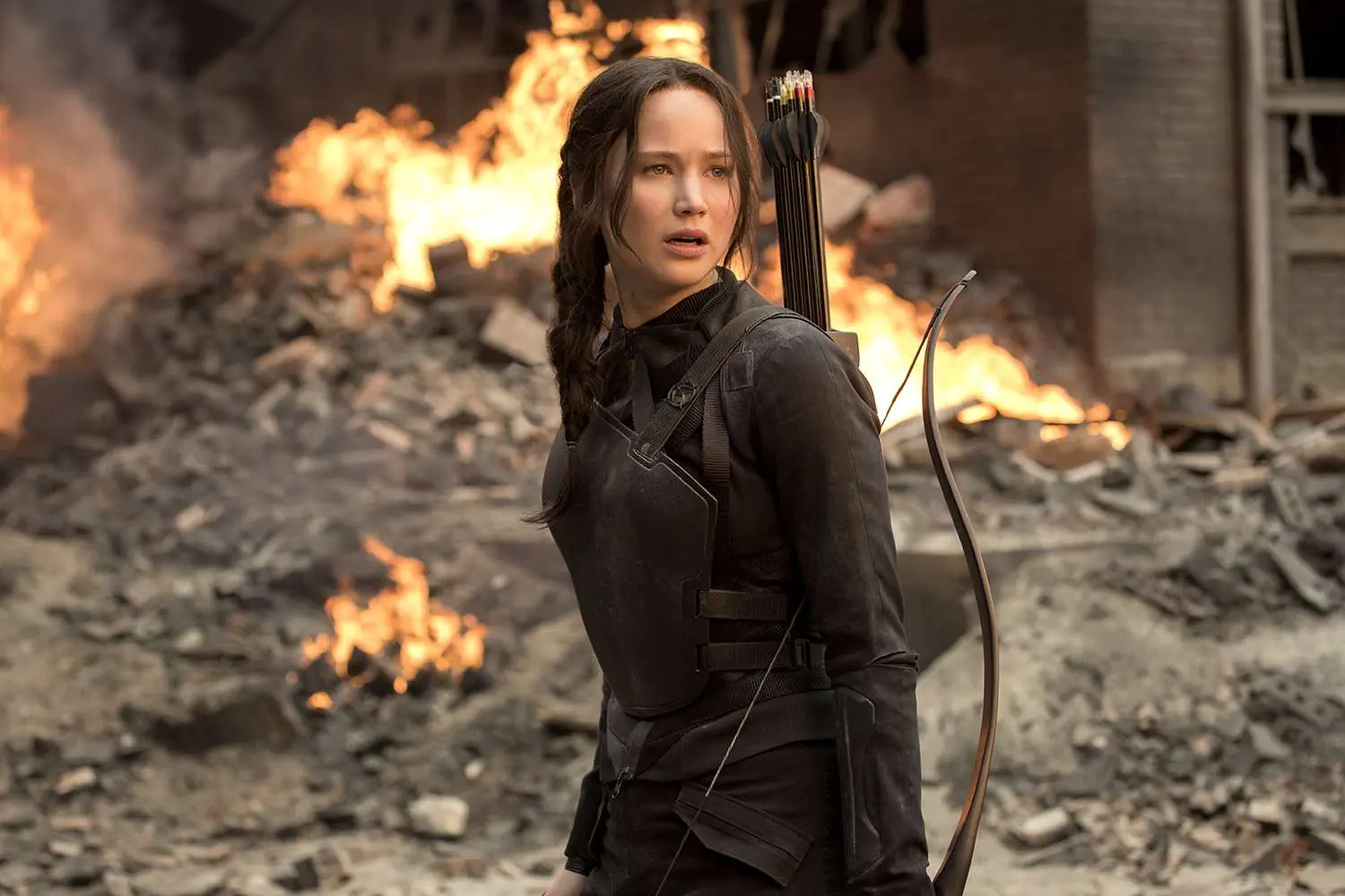 珍妮佛勞倫斯 Jennifer Lawrence 回應拍《飢餓遊戲》一定要減肥的傳聞：「不是夠瘦才能當女英雄！」
