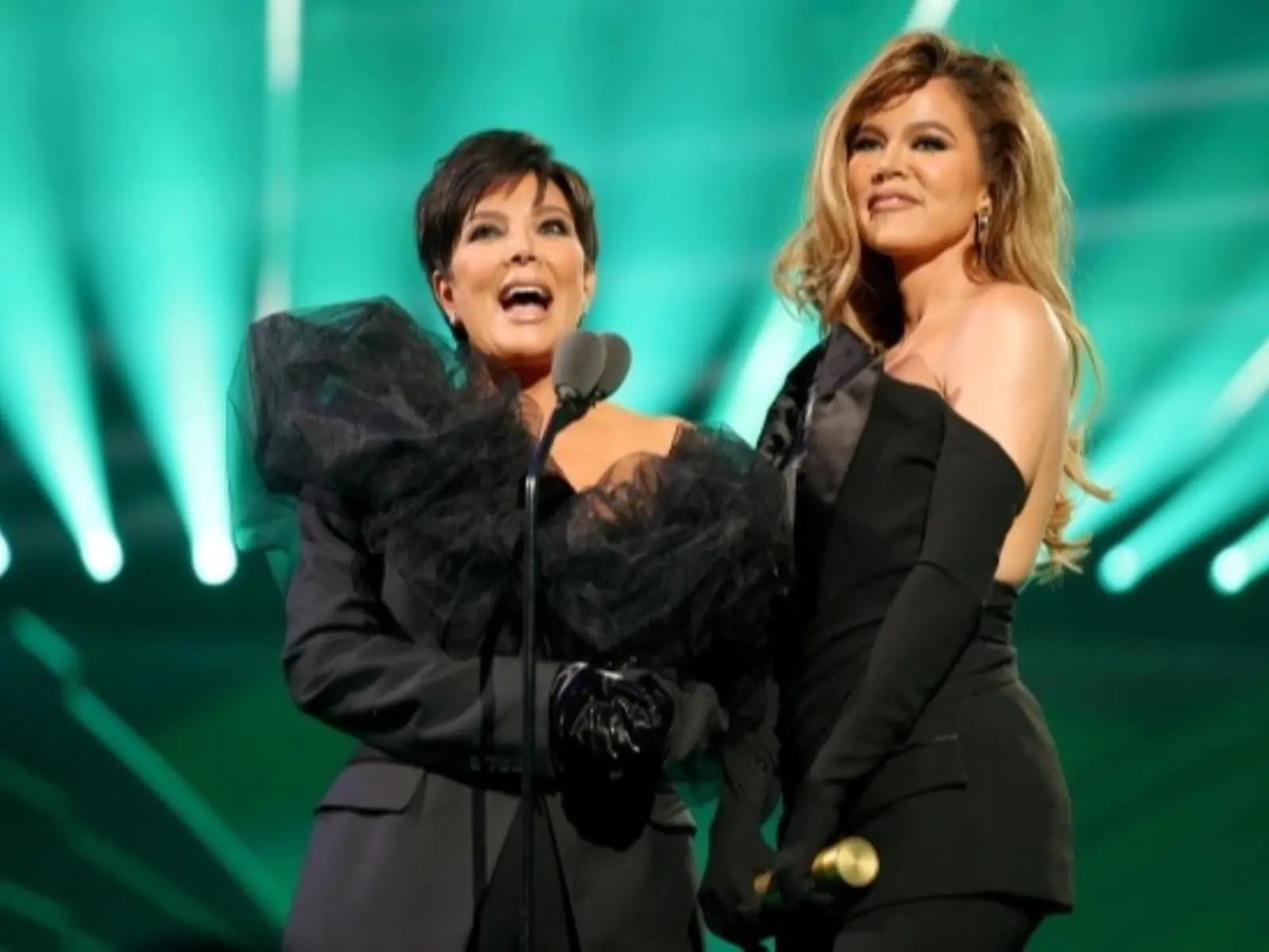 科勒卡戴珊 Khloé Kardashian IG 照跟真人差很大，引網嘲笑：「沉重的 Photoshop！」