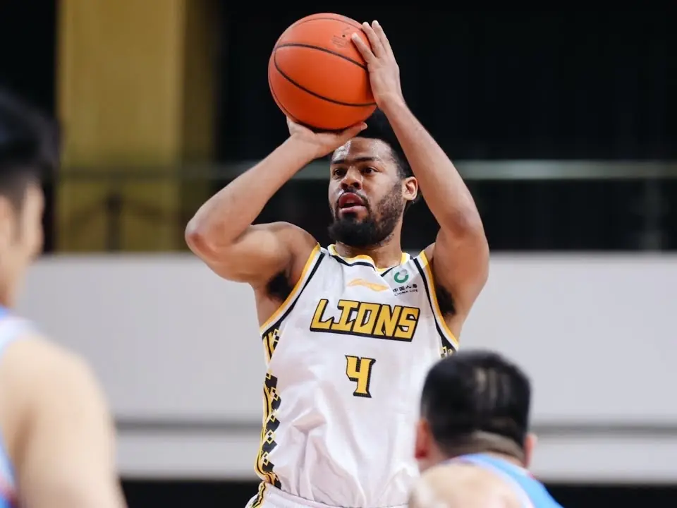 CBA／勇士棄將 Quinn Cook 狂飆 12 記三分球，寫下個人單場 54 分歷史紀錄！