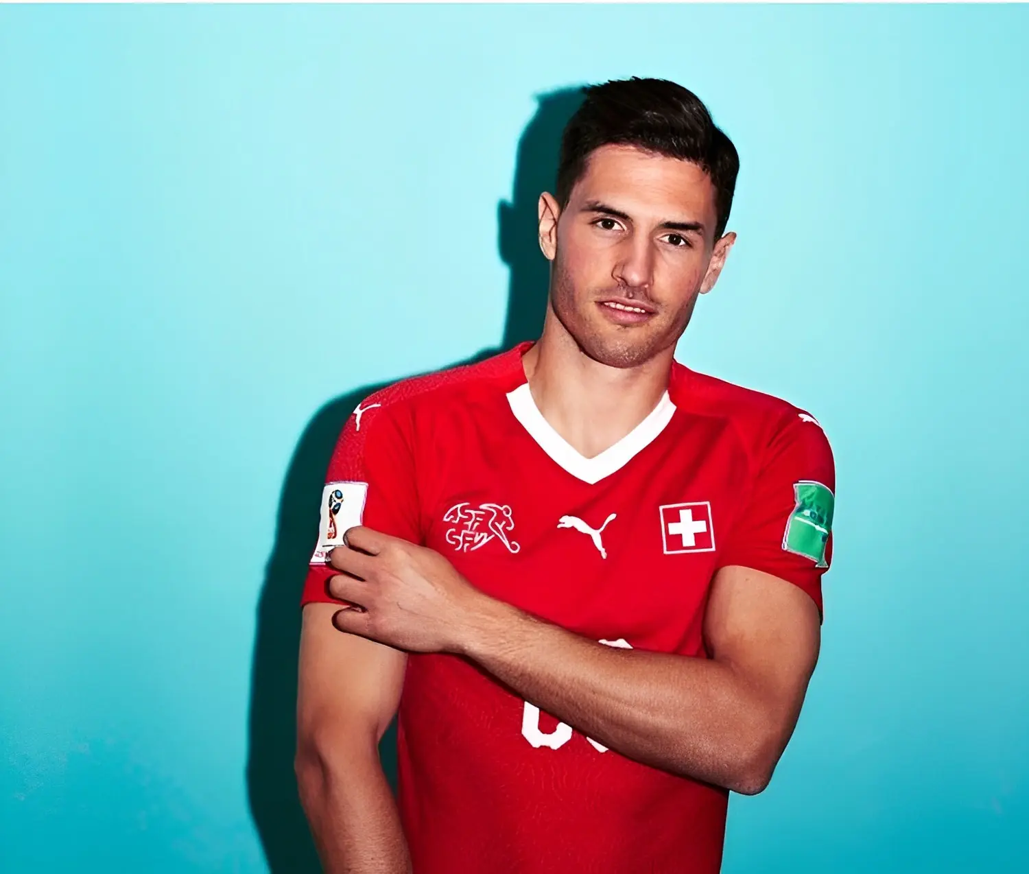 卡達世界盃／關於瑞士球員法比安沙爾 Fabian Schär 5 件事：從銀行員變足球選手、穿衣服都藏不住爆大胸肌！