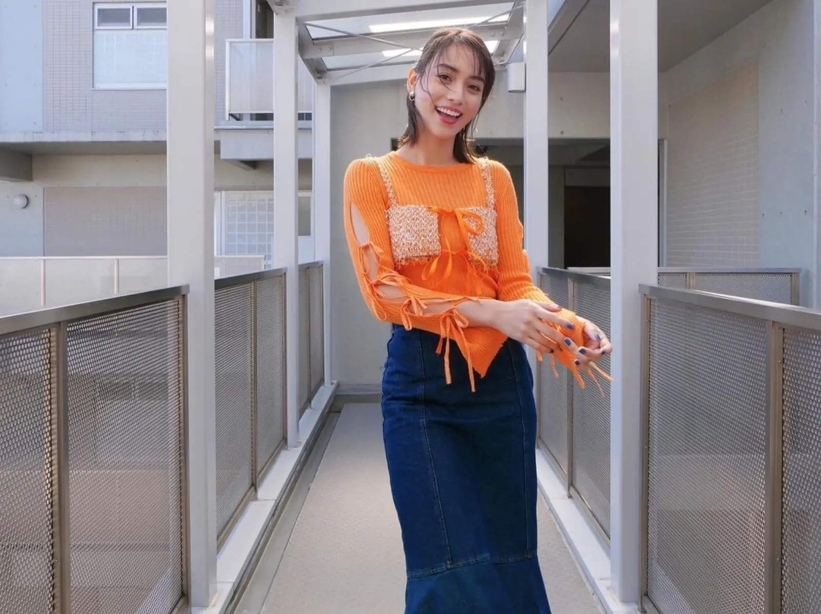 秋天穿搭就看《東京女子穿搭圖鑑》，偷師 4 位女星穿出日系風格，俐落 OL 系、清新森女系都有！