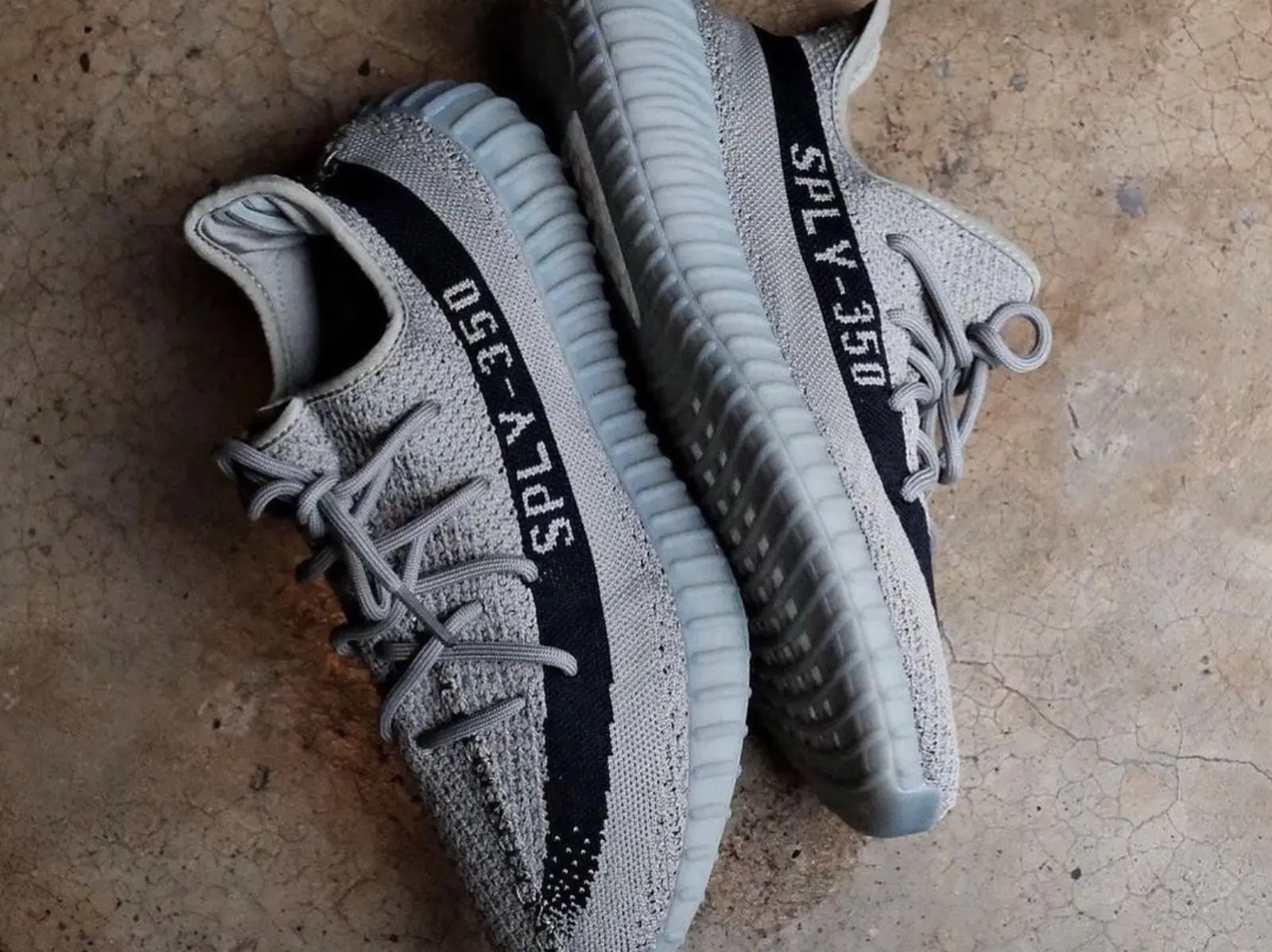 adidas 預計 2023 年推出全新 350 V2 Granite，少了肯爺 Ye 的 YEEZY 還能走多遠？