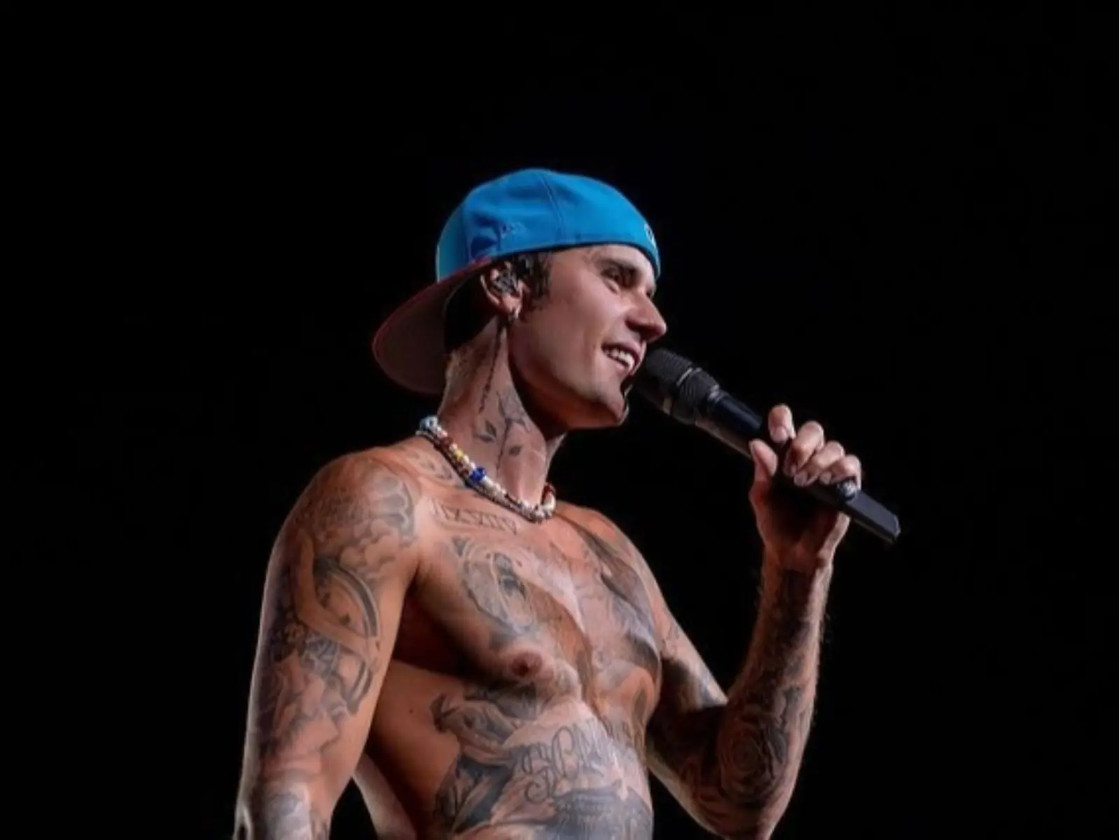 小賈斯汀 Justin Bieber 以 2 億美元出售自己的音樂版權，引粉憂：「怎麼回事？」