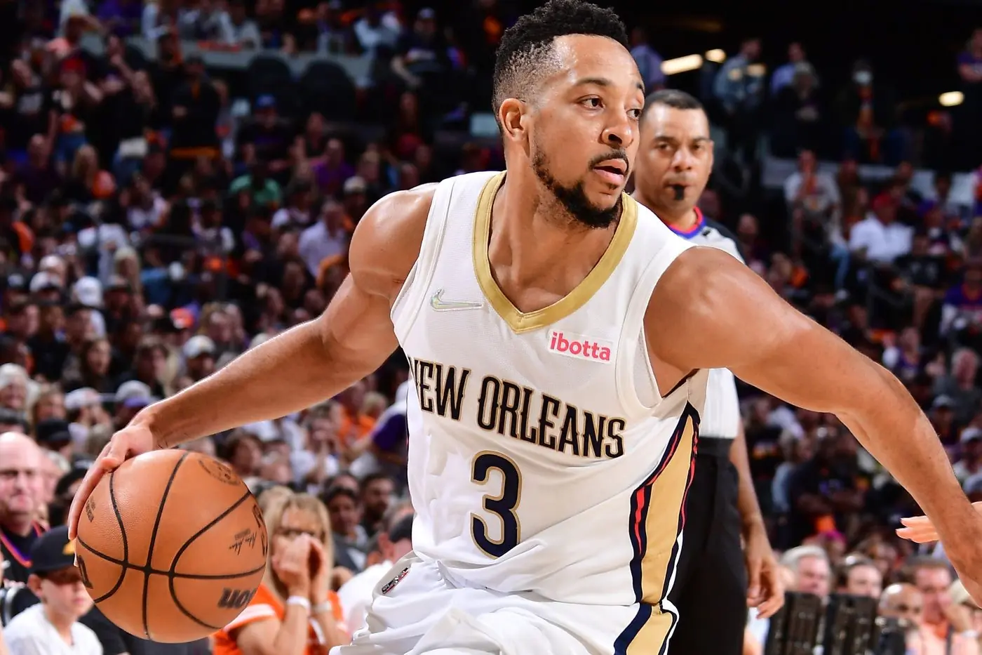 NBA／鵜鶘胖虎 Zion Williamson 觸發健康協議缺席， CJ McCollum 爆砍賽季新高 40 分擊退馬刺！
