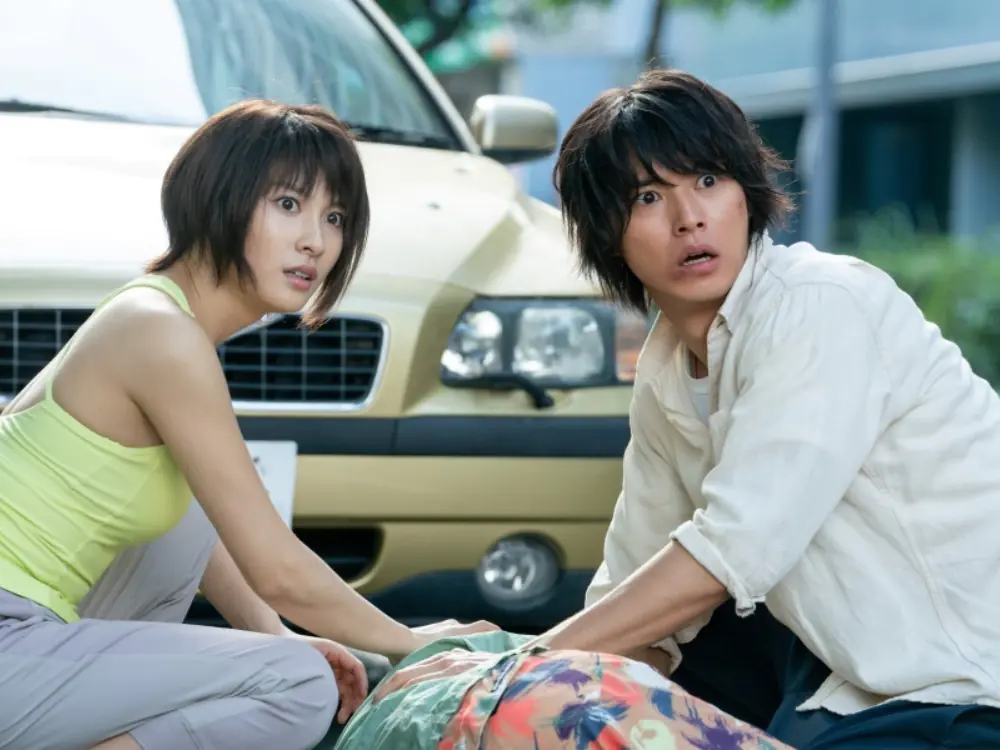 Netflix 日劇《今際之國》土屋太鳳被嫌臉大到像本壘板，魔術 3 招瘦小臉立刻有感！