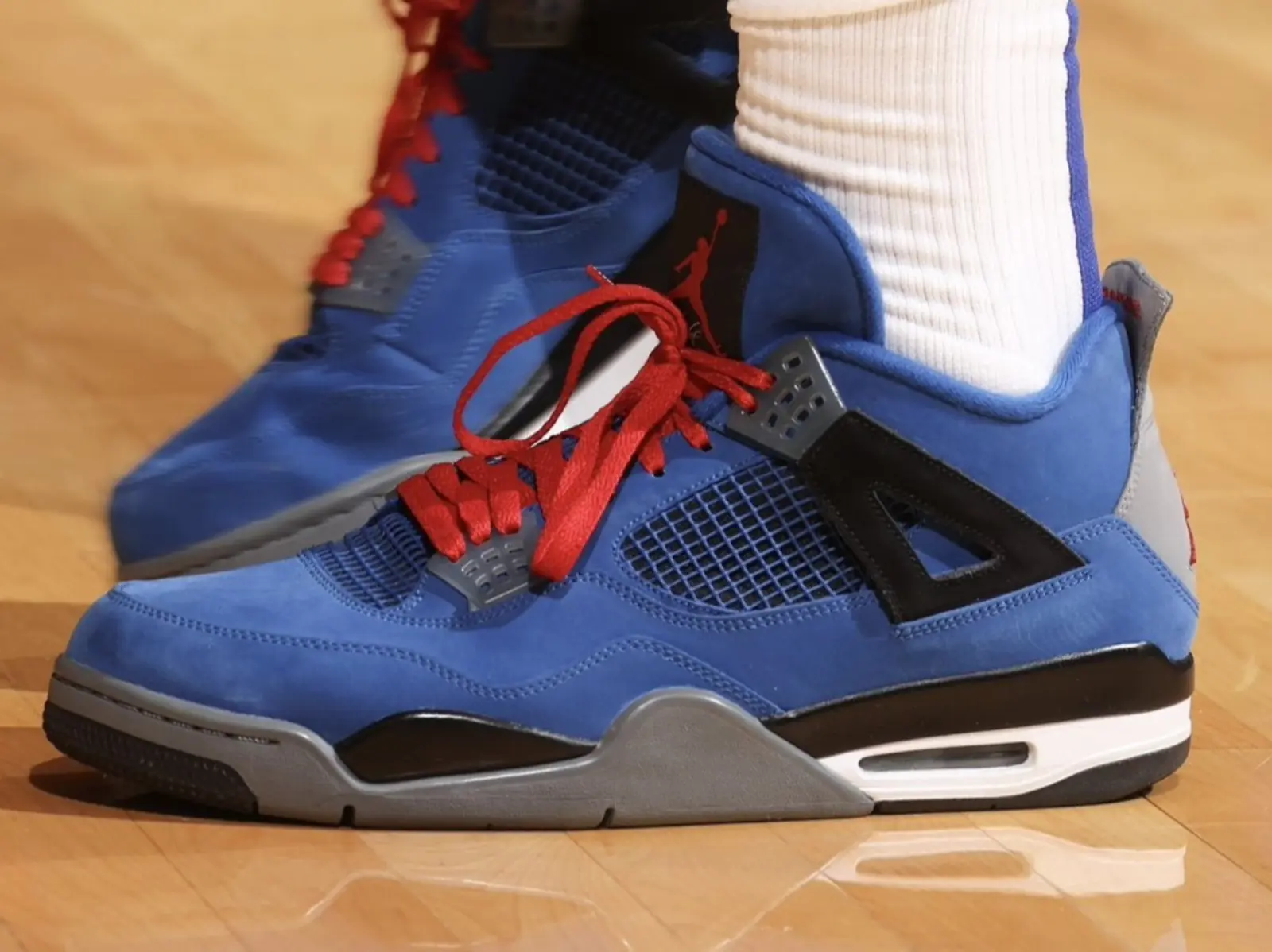 「NBA 鞋王」P.J. Tucker 腳踩 Eminem x Air Jordan 4 