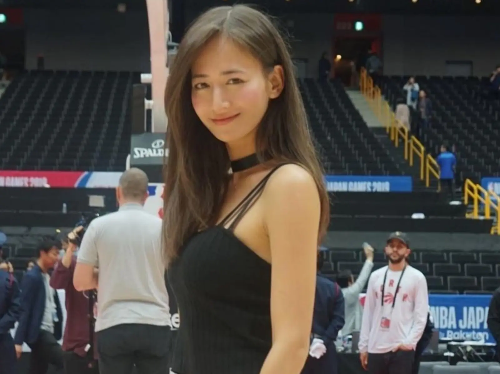 NBA 美女記者「宮河麻耶」5 招身材維持技巧大公開！小蠻腰、究極辣臀⋯難怪令無數宅男瘋狂！