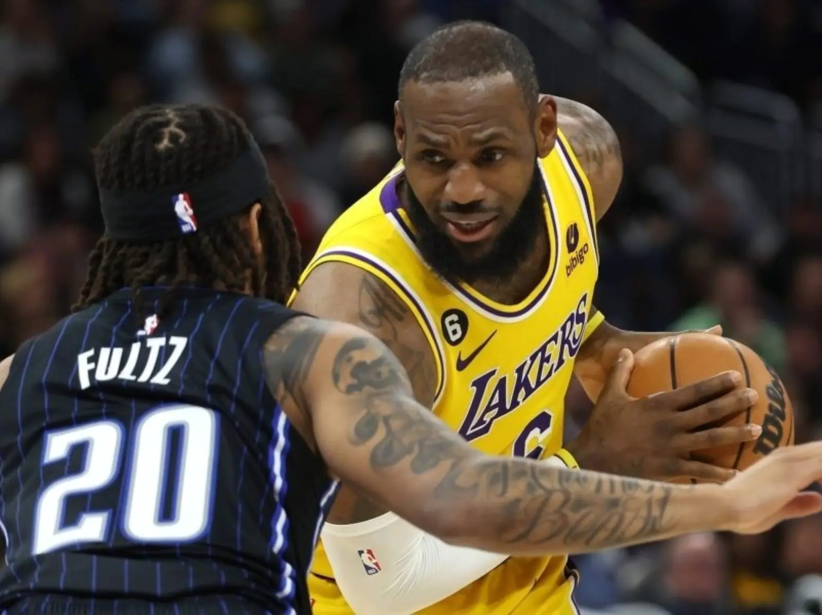 NBA／LeBron James 空接爆扣嗨翻全場，湖人大勝魔術終止 4 連敗！