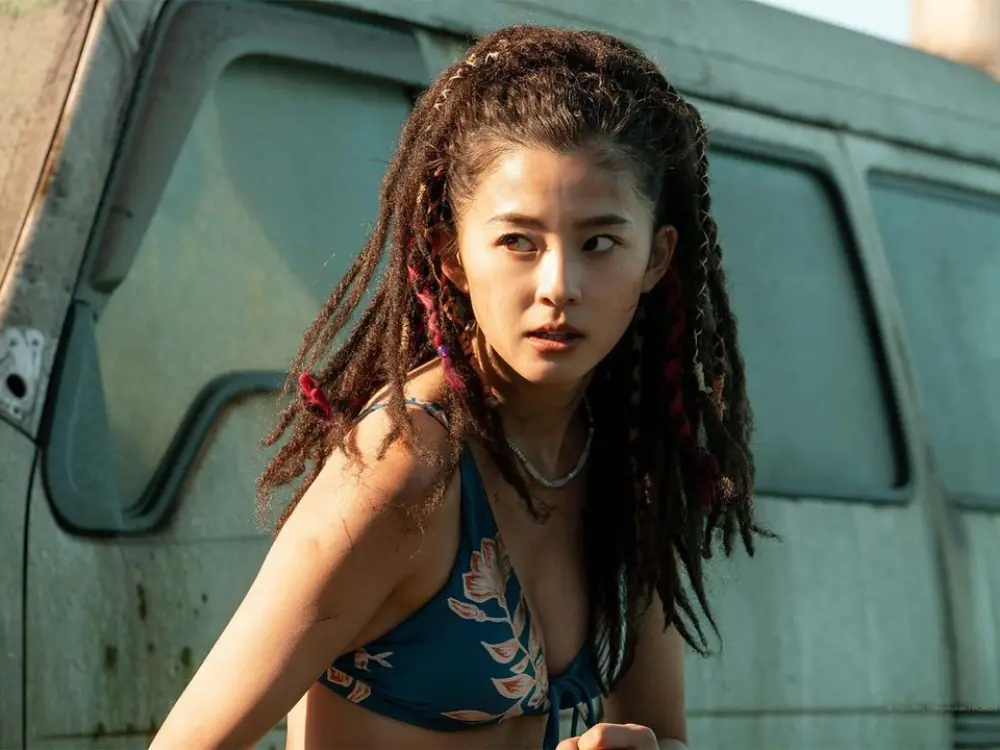 Netflix 日劇《今際之國》朝比奈彩的「髒辮」帥到飛，起源於海盜、曾有文化爭議…深度了解為什麼饒舌歌手都愛用