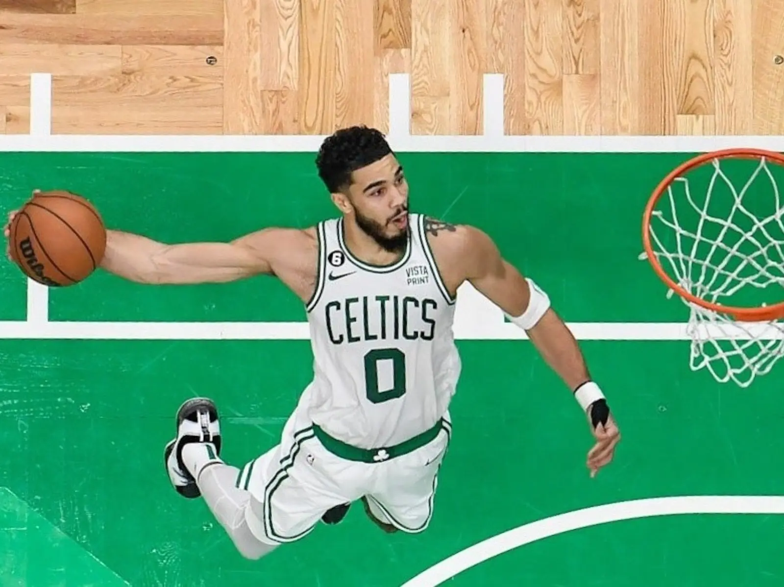 NBA／塞爾提克「雙 J」連線發威， Jayson Tatum 末節大風車灌籃直接殺死比賽！