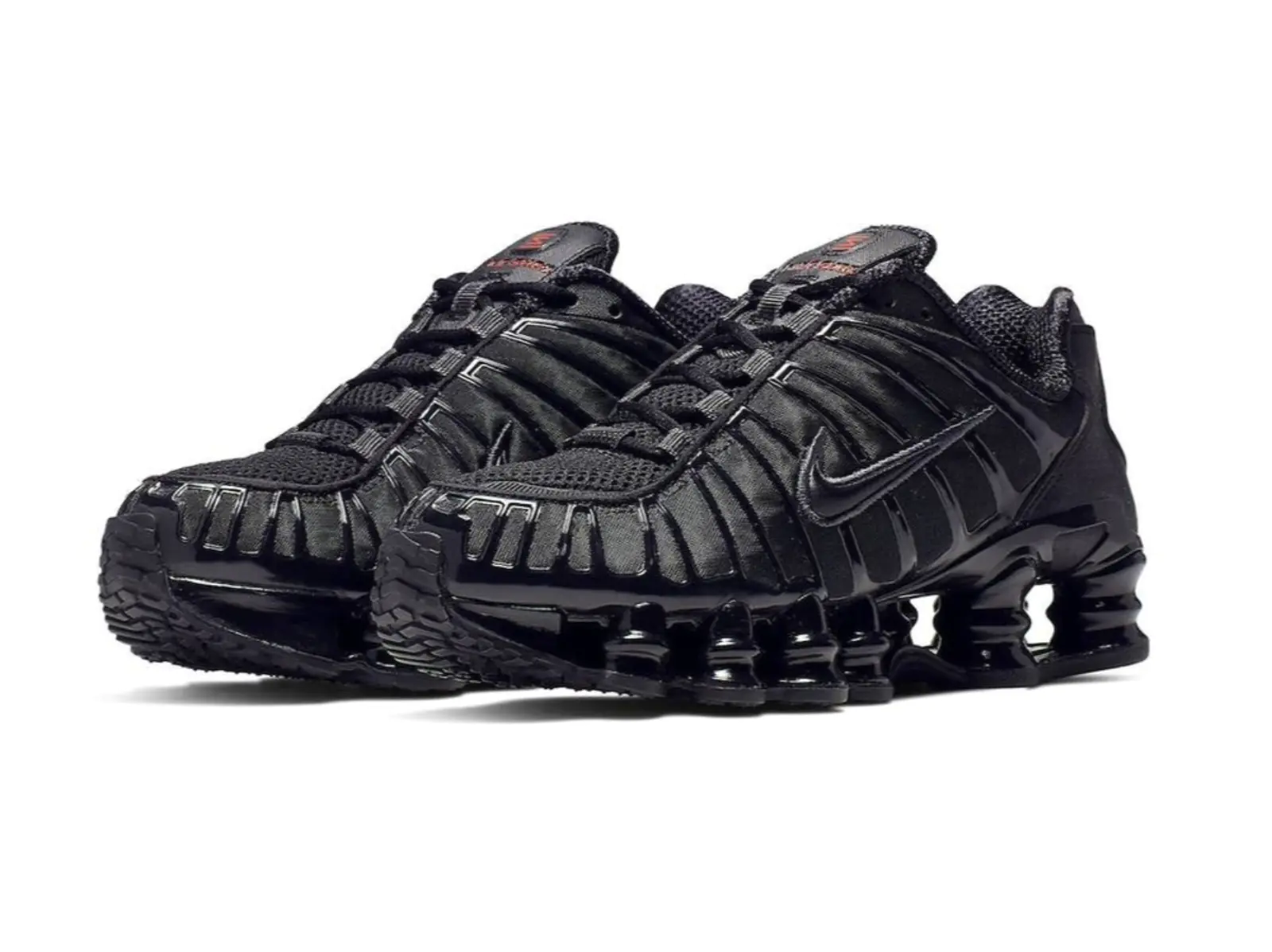 Nike Shox TL 黑、白美鞋實圖一覽，不用破萬享有 Supreme 聯名球鞋既視感！