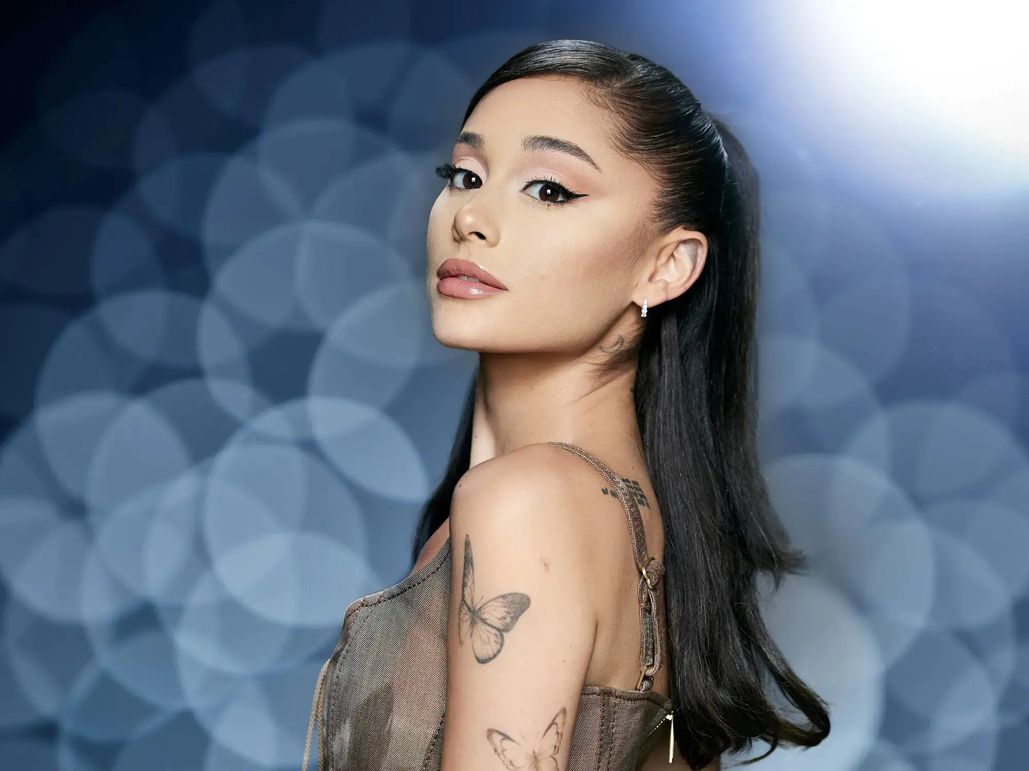 掛心英國曼徹斯恐攻事件，亞莉安娜 Ariana Grande 每年溫馨送聖誕禮物給醫院病童！