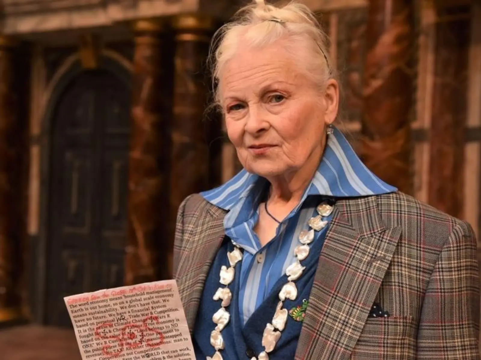 Vivienne Westwood 時尚界「龐克教母」逝世，維多莉亞貝克漢及 Marc Jacobs 致敬哀悼！