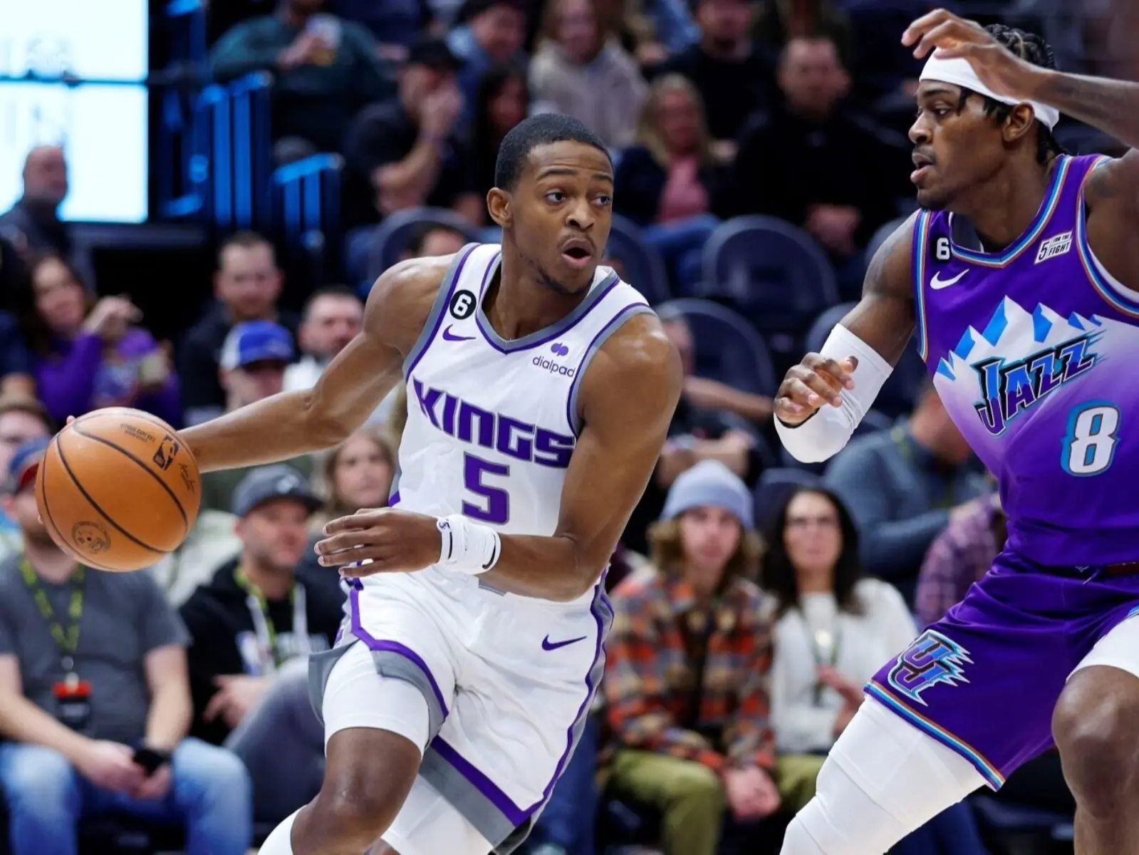 NBA／爵士 Markkanen 0.4 秒中距離不算，De'Aaron Fox 致勝上籃幫助國王險勝！