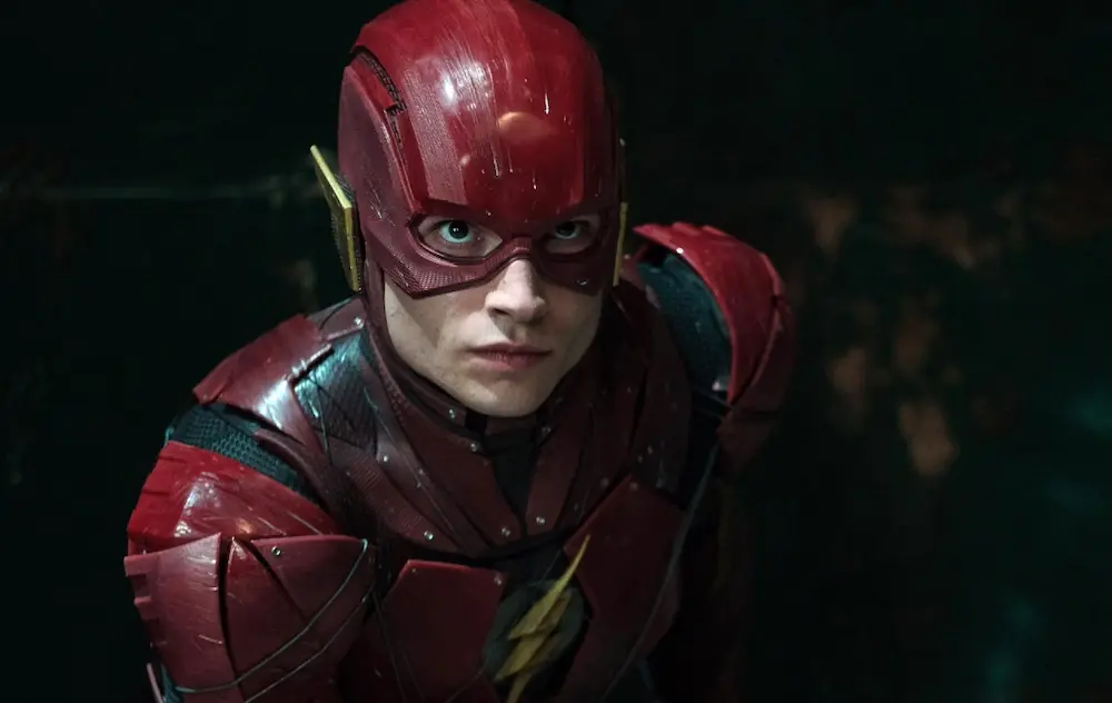 DCEU 有意保留《閃電俠》伊薩米勒的地位，傳華納高層認為他恢復良好！
