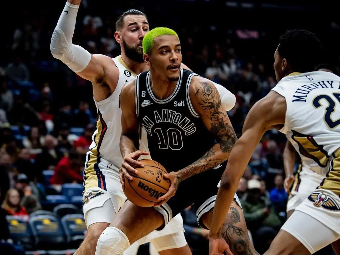 NBA 馬刺 Jeremy Sochan 私下穿搭比髮色還有料，這三點讓他成為未來搭配第一人！