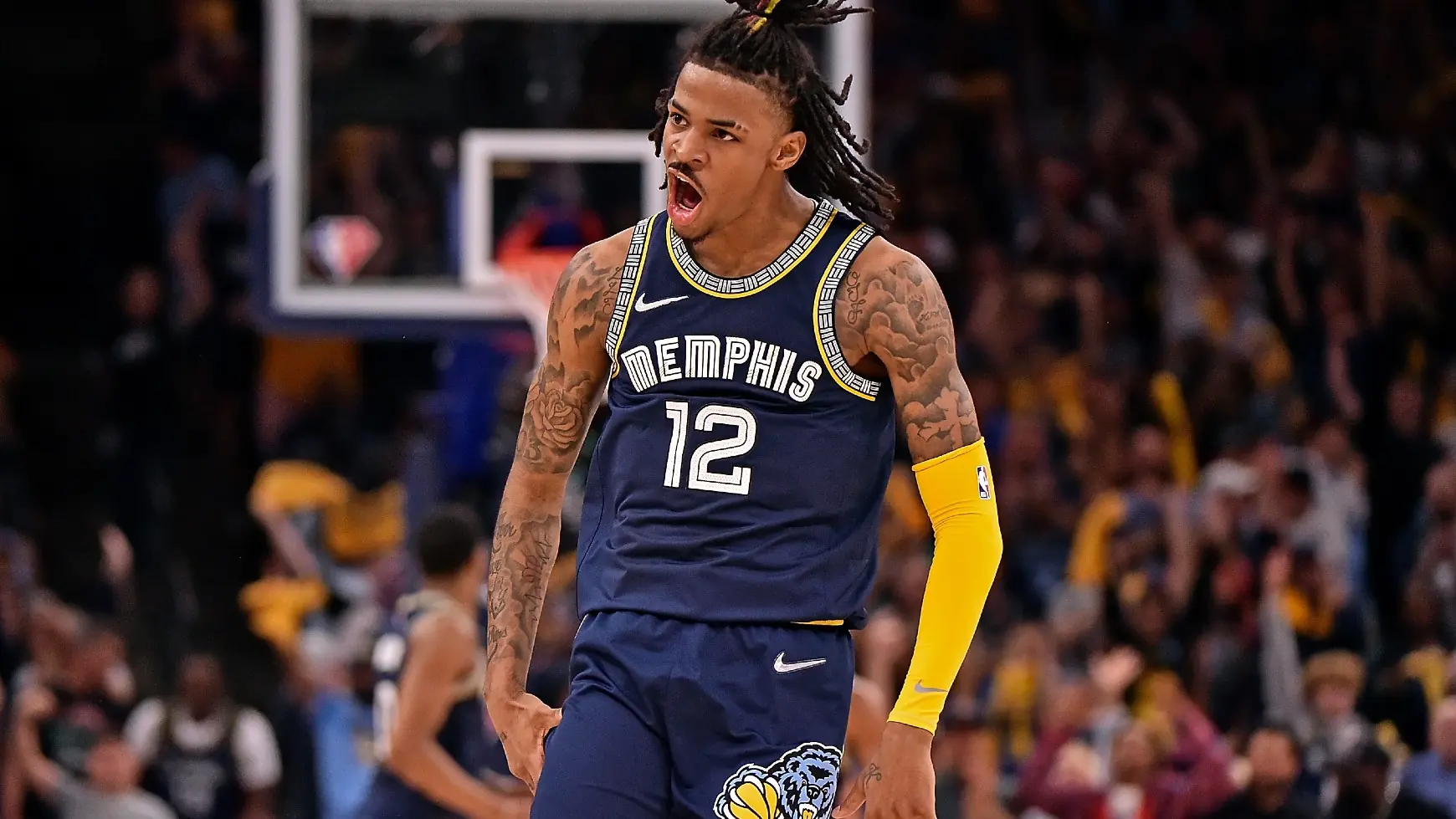 NBA／Ja Morant 無情單手隔扣 Jakob Poeltl，灰熊擊敗馬刺喜迎 8 連勝！