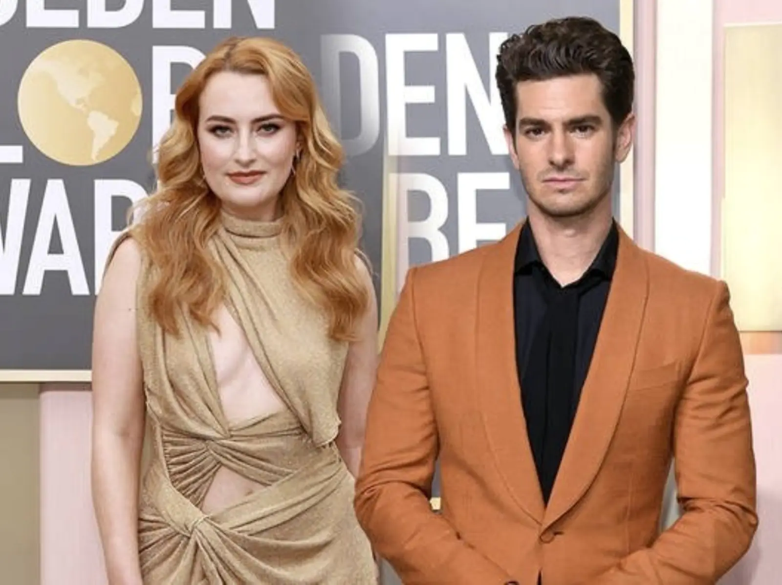 《蜘蛛人》安德魯加菲爾德 Andrew Garfield 走紅毯，公然調情主持人：「我想見你！」