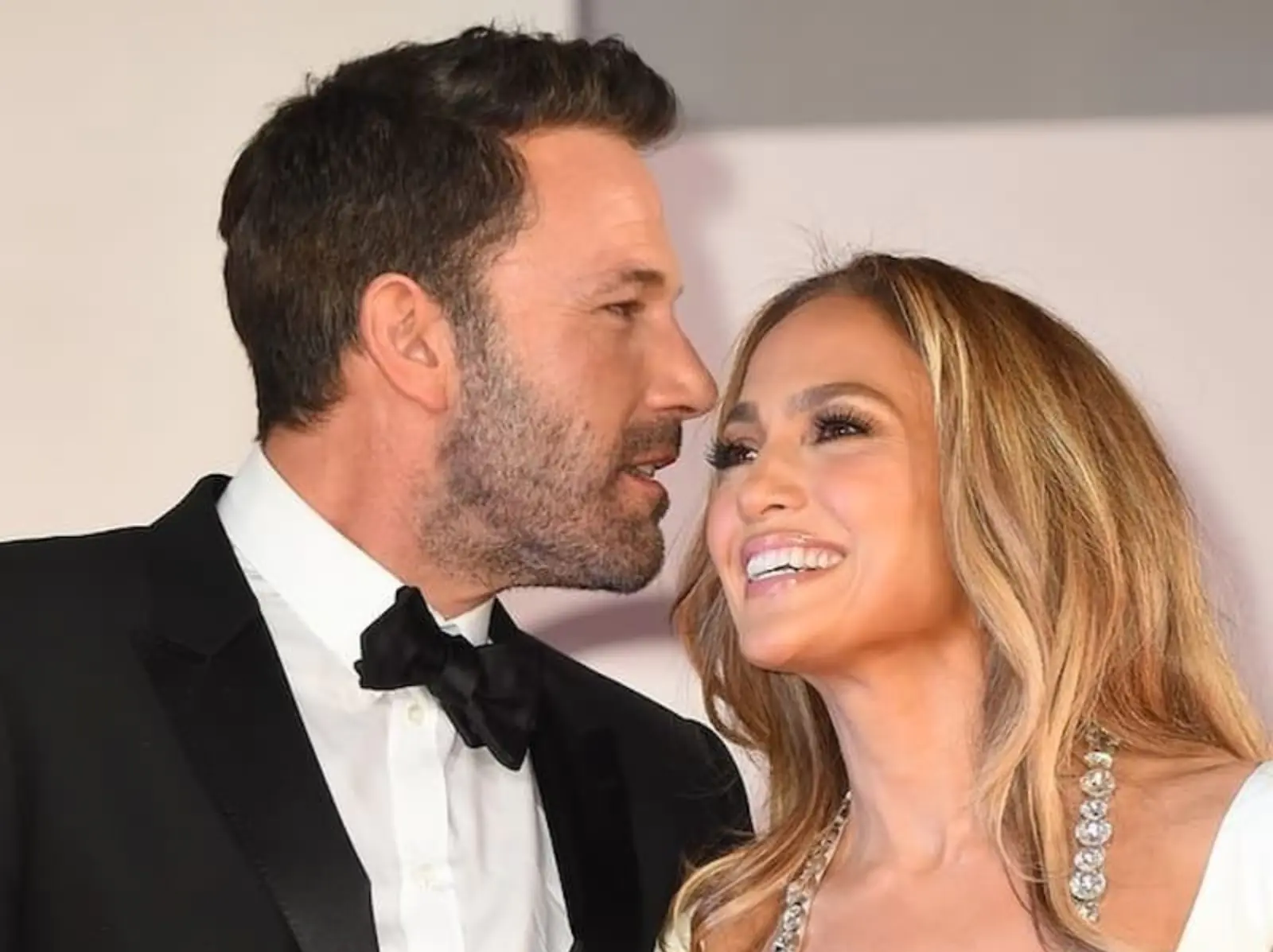 珍妮佛羅培茲 Jennifer Lopez 超討厭班艾佛列克背後巨大鳳凰刺青：「實在太可怕了，到底在做什麼！」