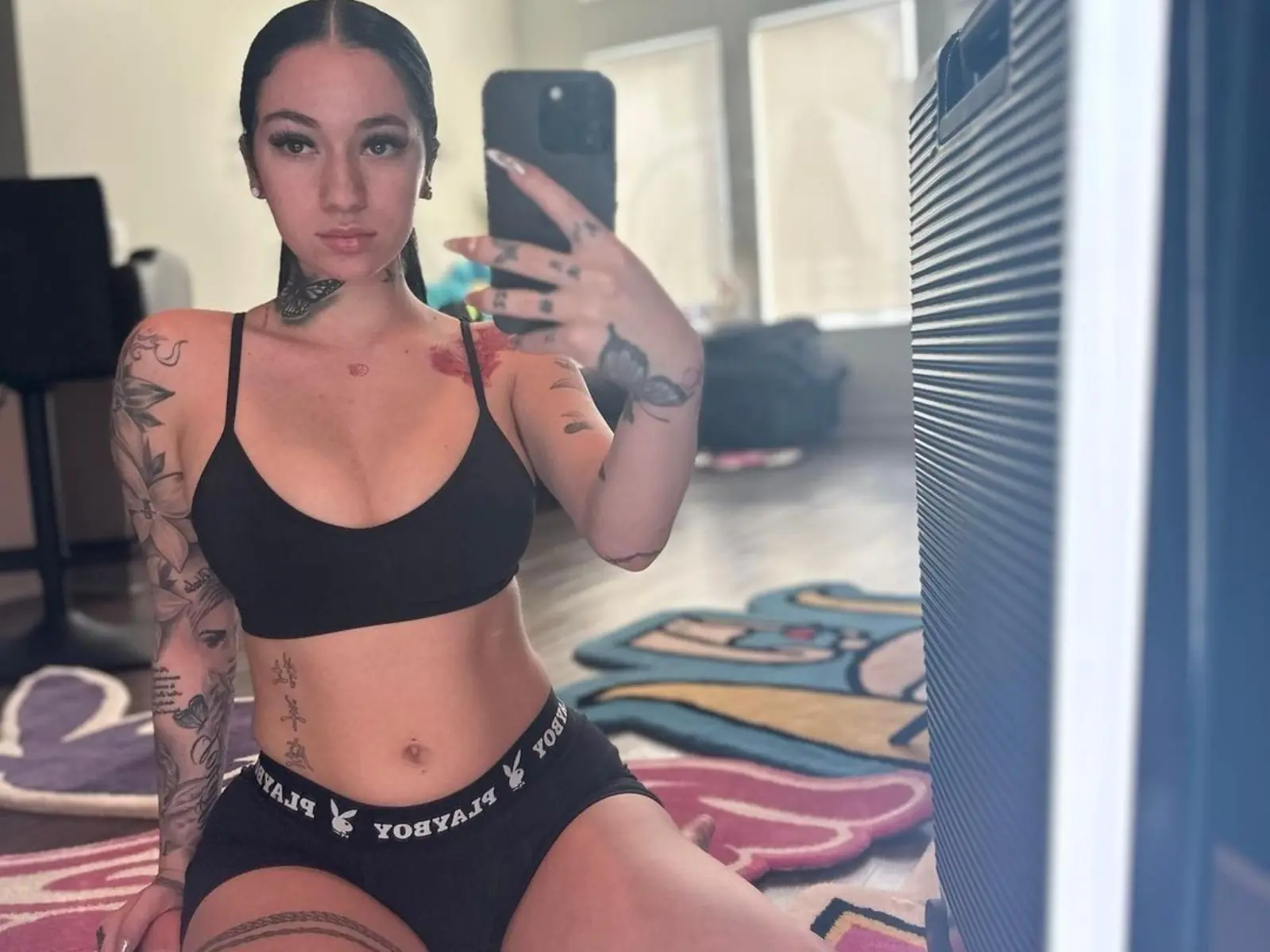 【野生抓正妹】美國饒舌歌手經營「OnlyFans」狂賺 15 億台幣，嗆聲訂閱她的人都該被關！