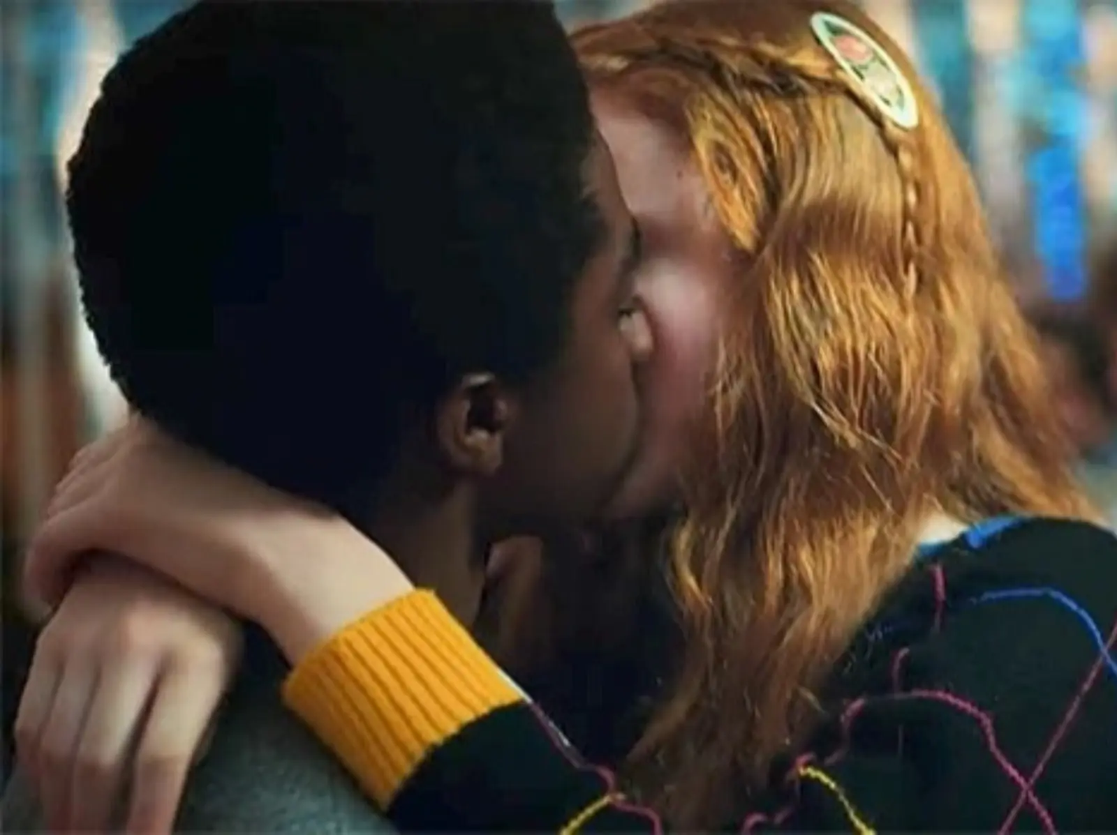 《怪奇物語》莎蒂辛克 Sadie Sink 自爆劇本完全沒寫有吻戲：「拍的當下才被告知！」