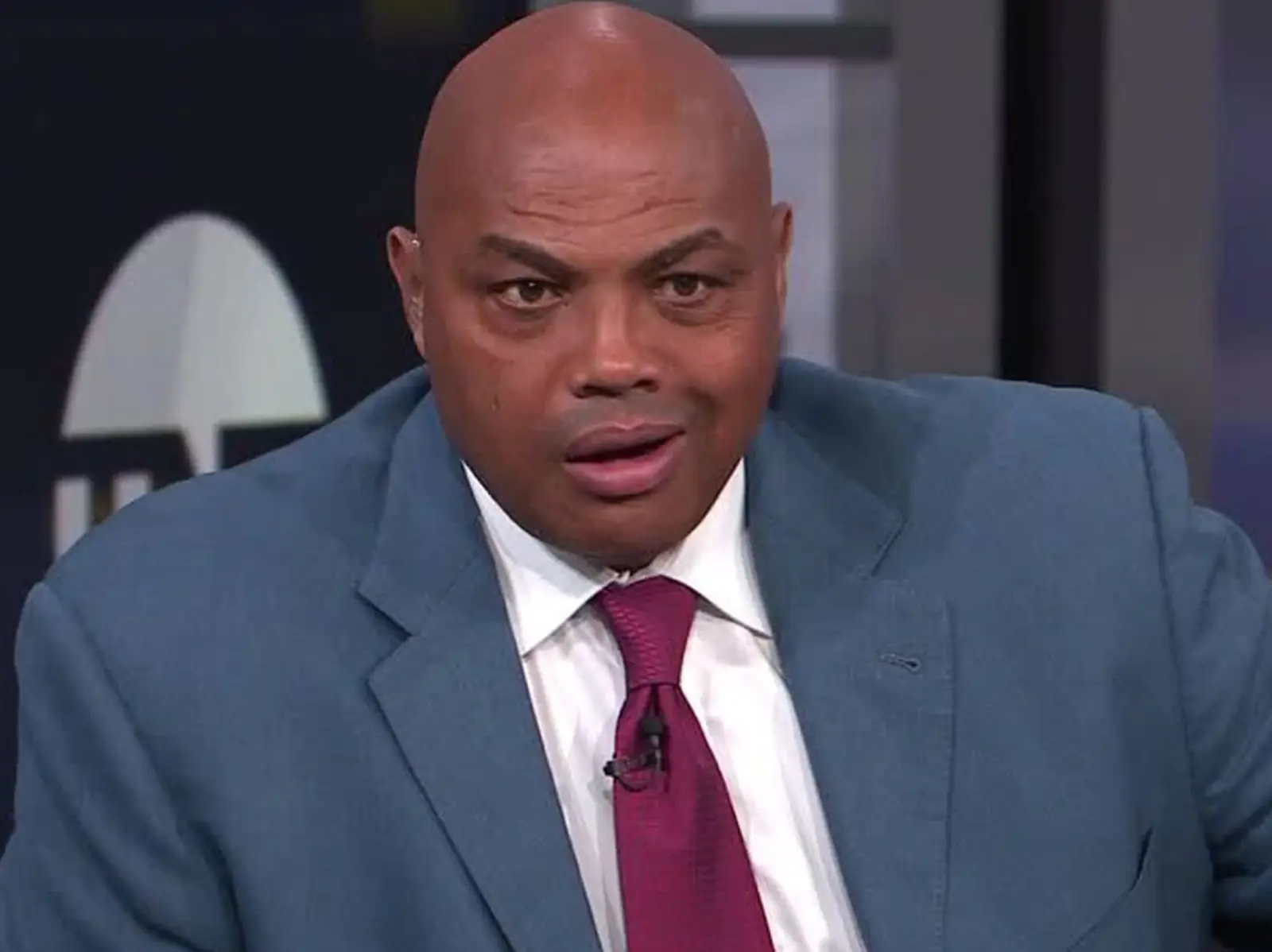 Charles Barkley 於節目上吐槽引爭議：「湖人和火箭的比賽，就像 2 個醜女在打架！」